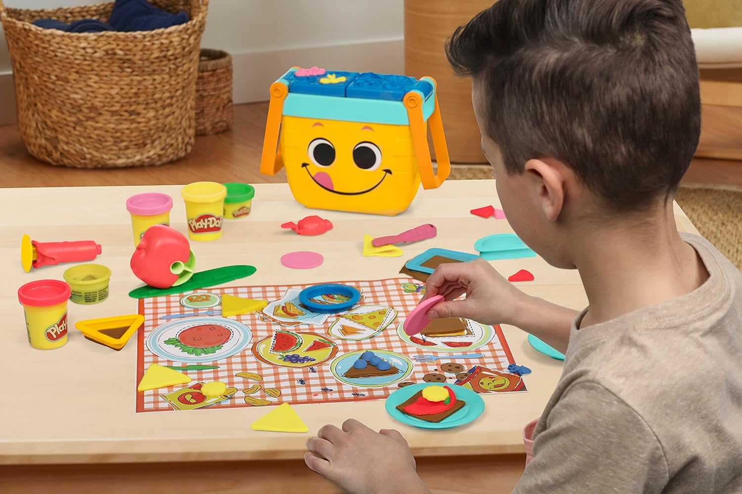 Play-Doh Picnic Shapes Starter Set - Preschool Arts & Crafts Toy for Ages 3+ 9