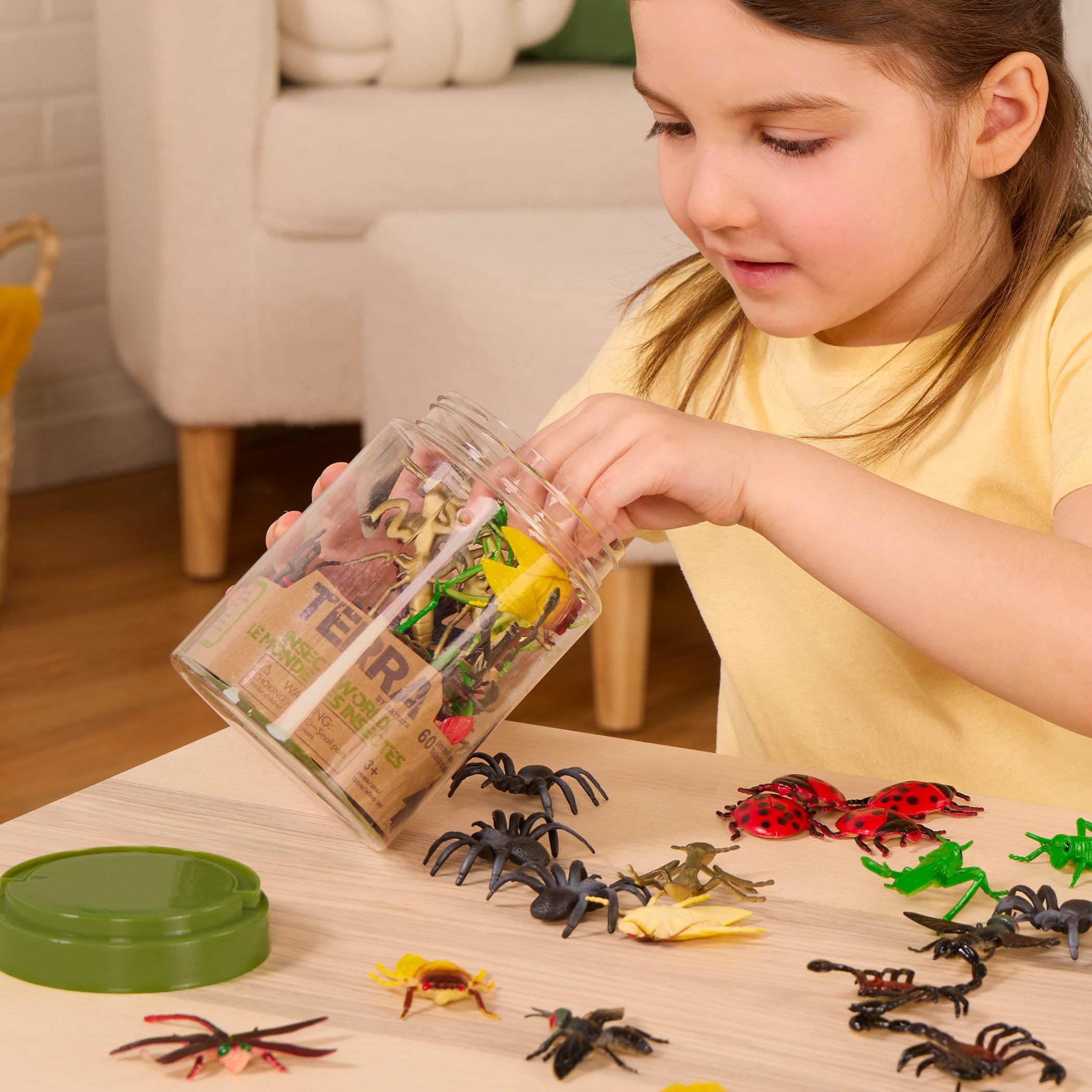 Terra by Battat Insect World - 60-Piece Miniature Insect and Animal Figurine Set for Kids 8