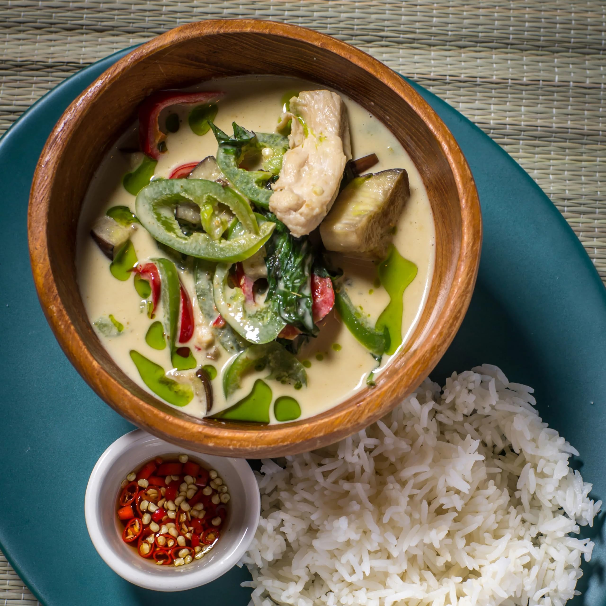 Sharwood's Thai Green Curry Sauce – Coconut Milk, Lemongrass & Green Chilli 3