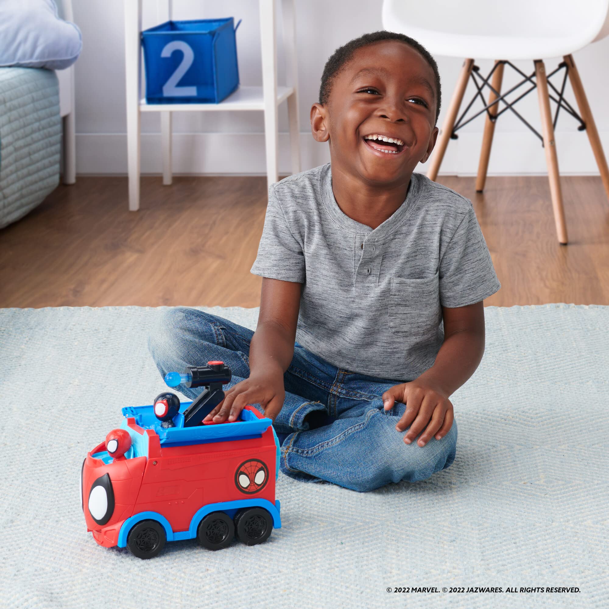 Spidey and Friends Web Spinning Hauler - 8-Inch 3-in-1 Transforming Vehicle 14