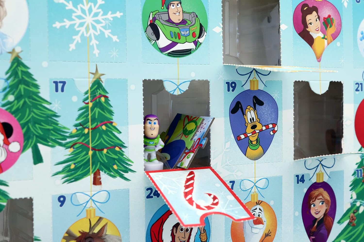 Disney Christmas Advent Calendar Board Game with 16x 3D Characters 5