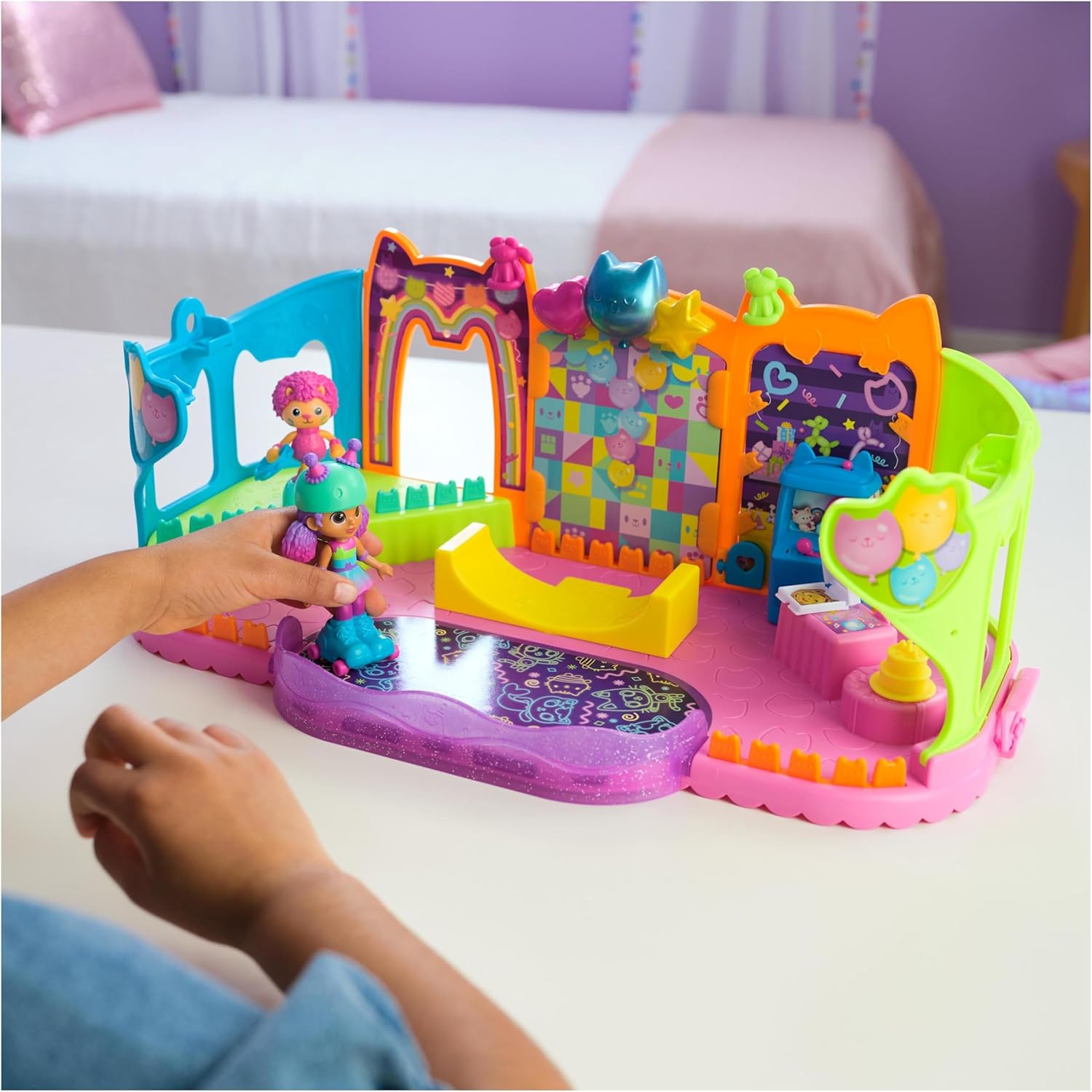 Gabby's Dollhouse Party Room Playset - Skate Park & Game Room with Skater Figures 8
