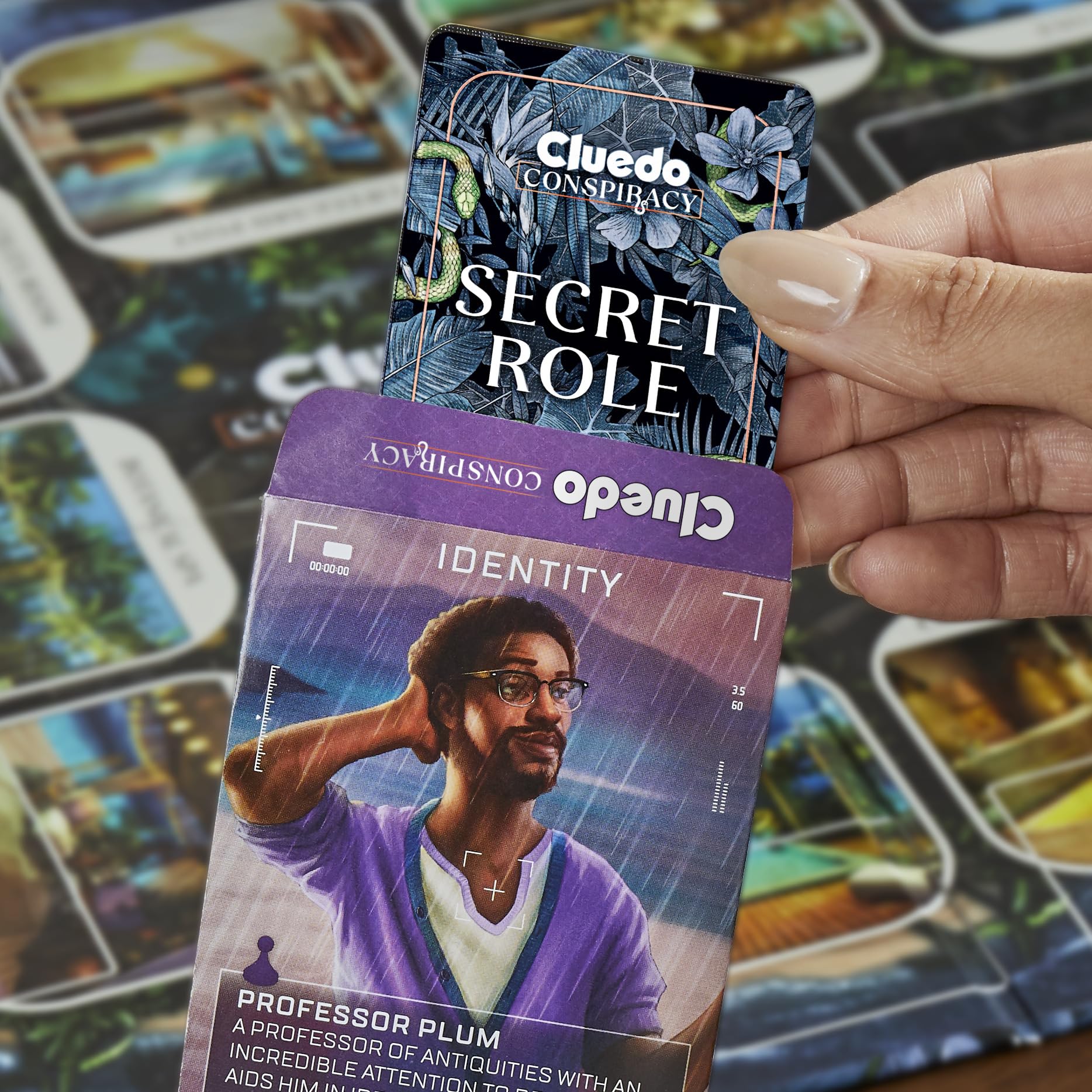 Hasbro Gaming Cluedo Conspiracy Detective Board Game for 4-10 Players 5