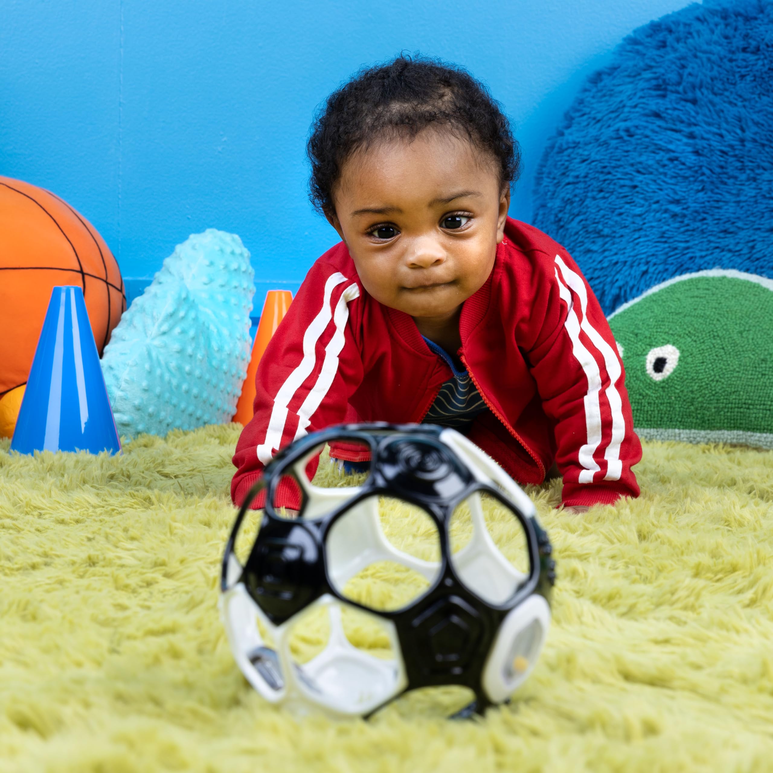 Bright Starts Oball Grippin‘ Goals Rassel-Fußball-Babyball, Schwarz und Weiß, 0–3 Jahre 6