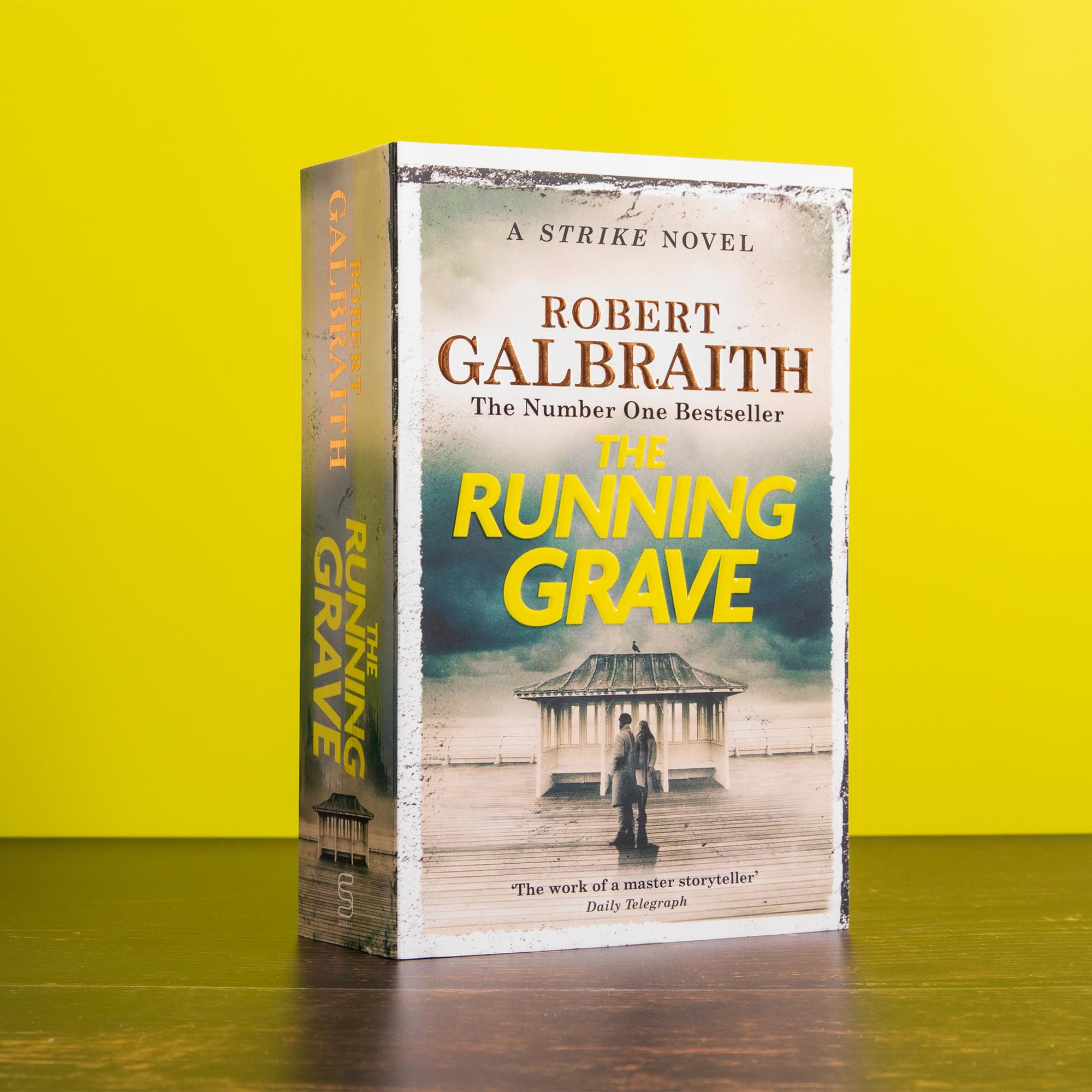 Robert Galbraith - The Running Grave (Cormoran Strike Book 7) [Paperback] 2