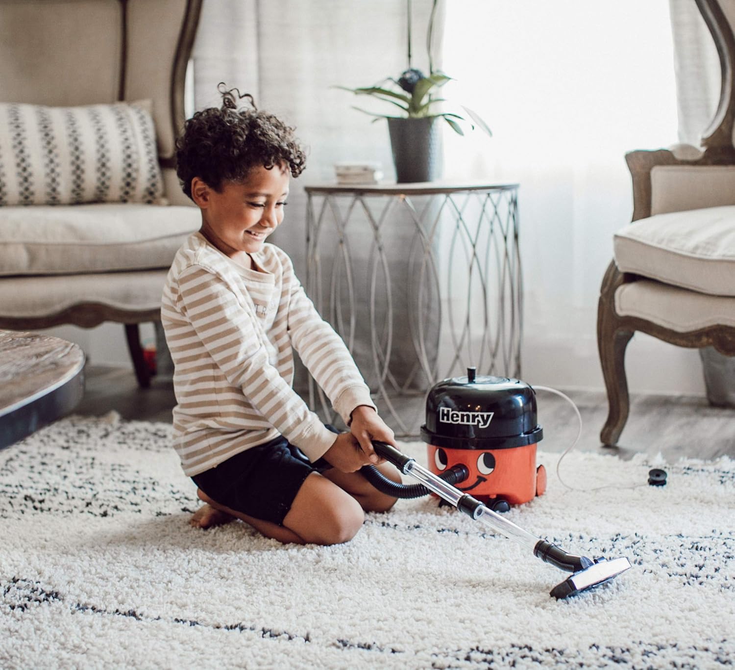Casdon Henry Staubsauger-Spielzeug – echte Saugkraft für Kinder ab 3 Jahren 12