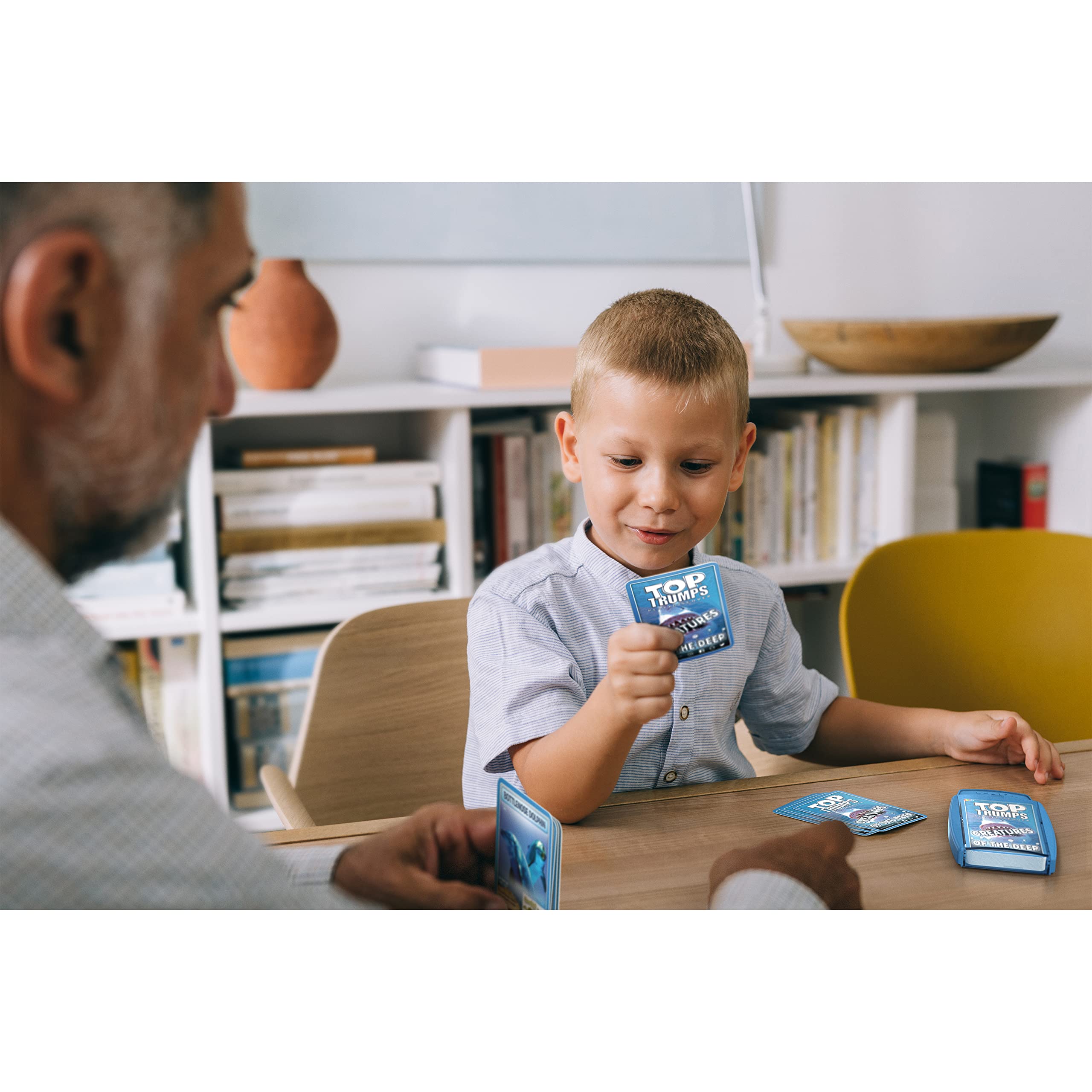 Top Trumps Criaturas del juego de cartas profundo 6