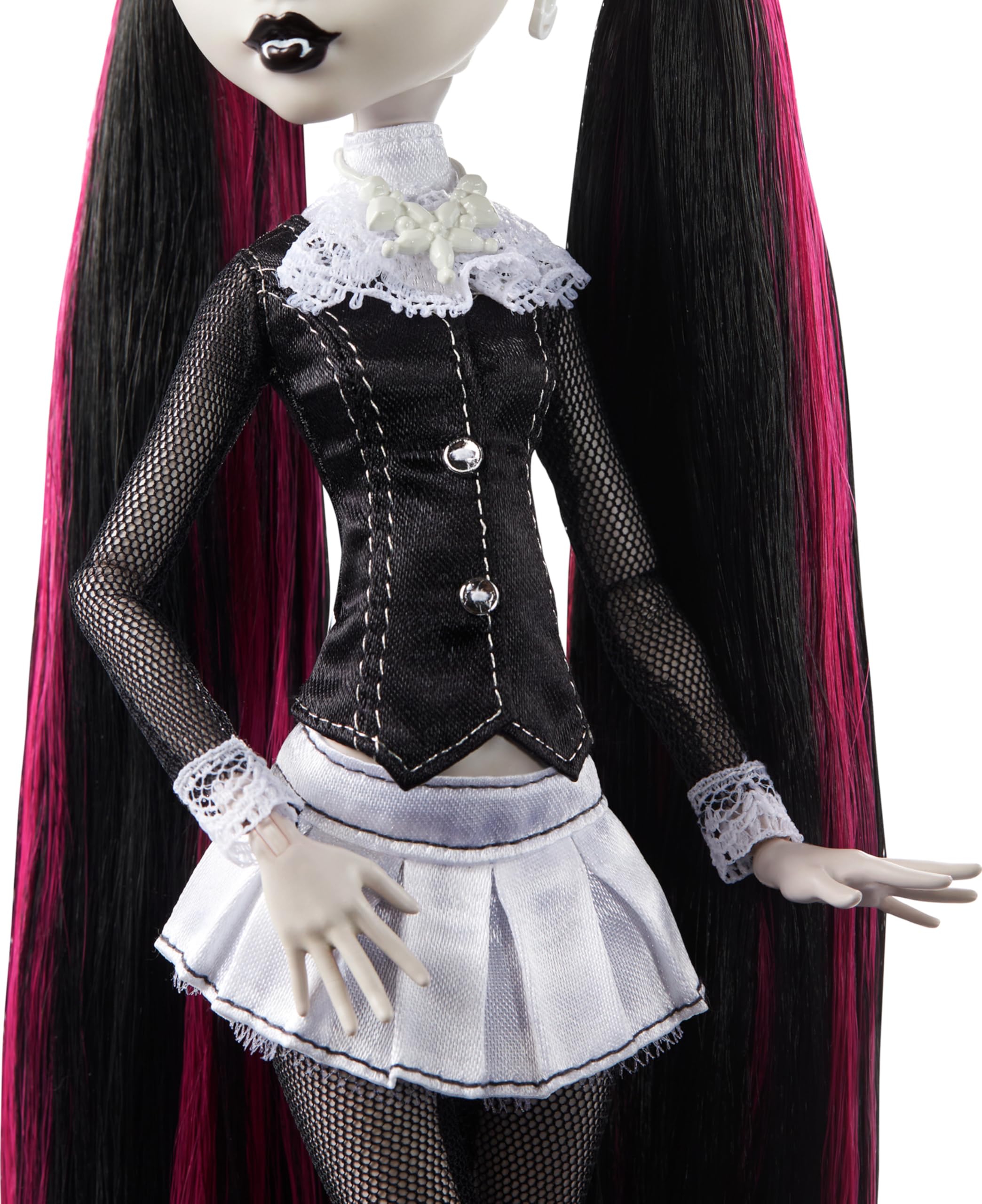 Monster High Draculaura Doll - Reel Drama Horror Flick Theme, Black & White Vampire Style 7