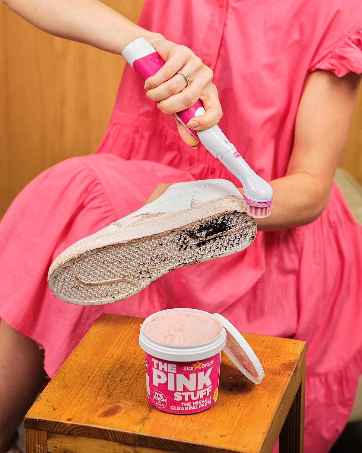 Stardrops – The Pink Stuff Miracle Scrubber Kit mit Elektrowerkzeug und 4 Bürstenköpfen 6