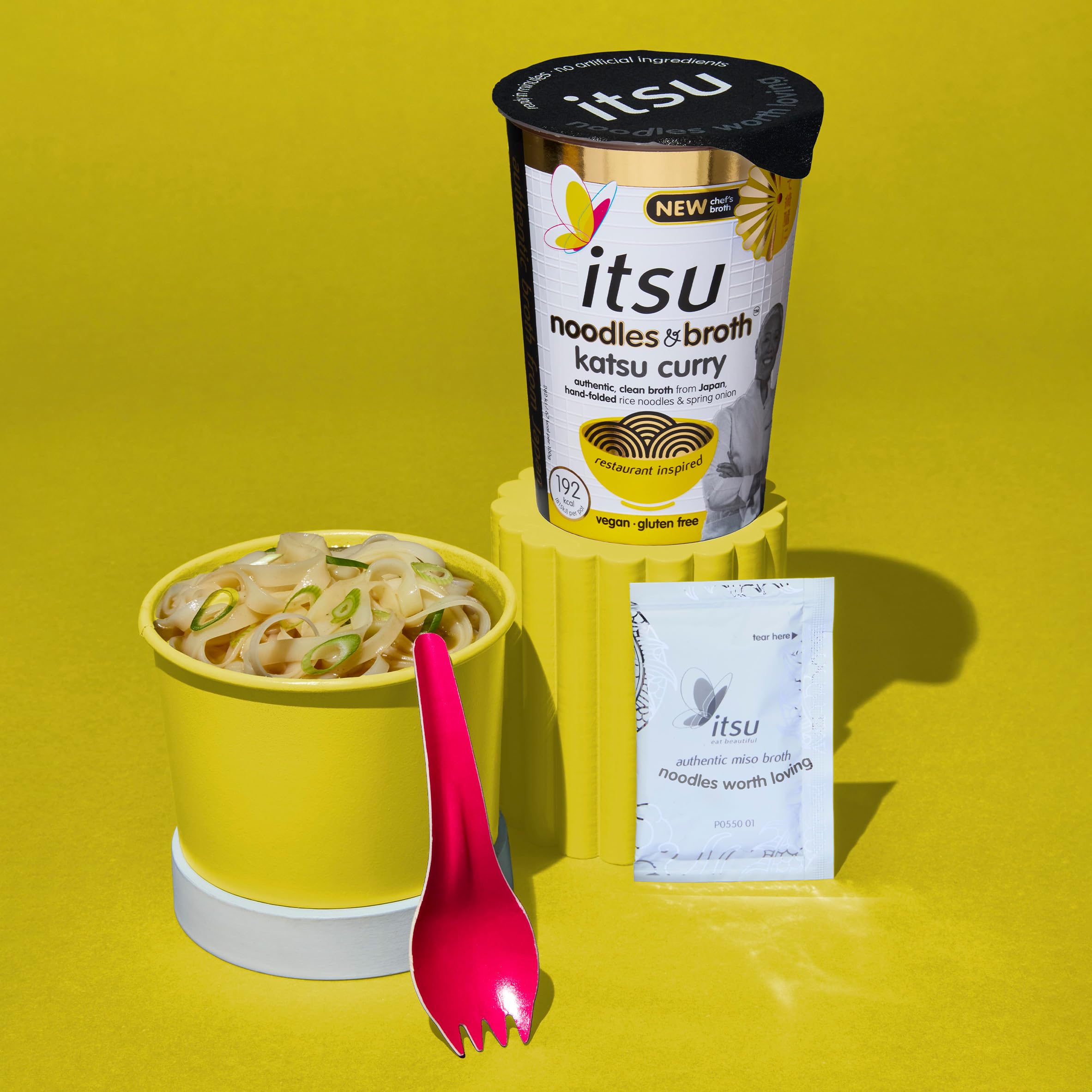 Itsu Katsu Curry Instantnudeln &amp; Brühe Topf 63 g - 6er-Pack | Glutenfrei | Vegan | Schnell zubereitete Mahlzeit 6