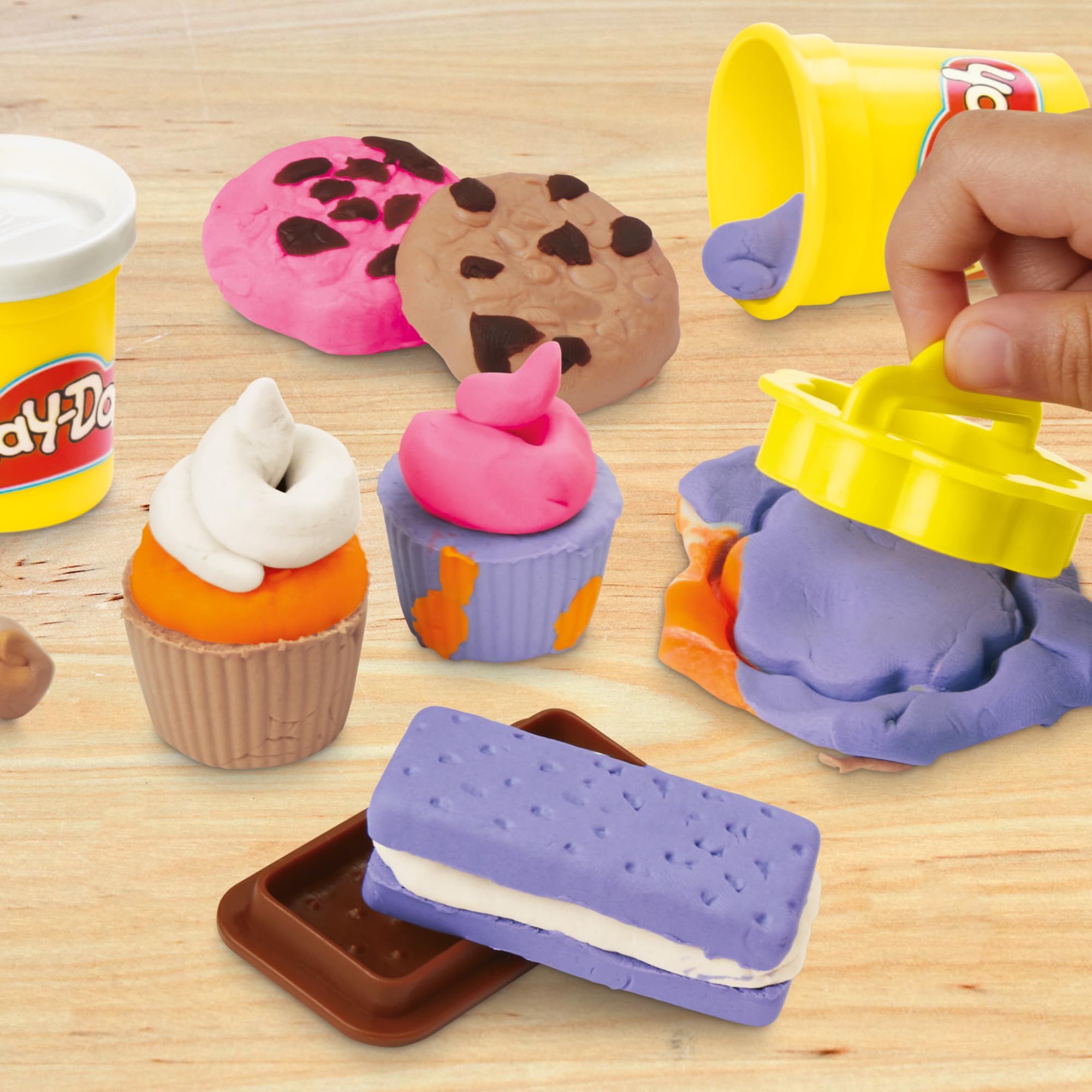 Play-Doh Little Bakery Playset - Pretend Kitchen Toy for Ages 3+ | Includes 6 Colors 3