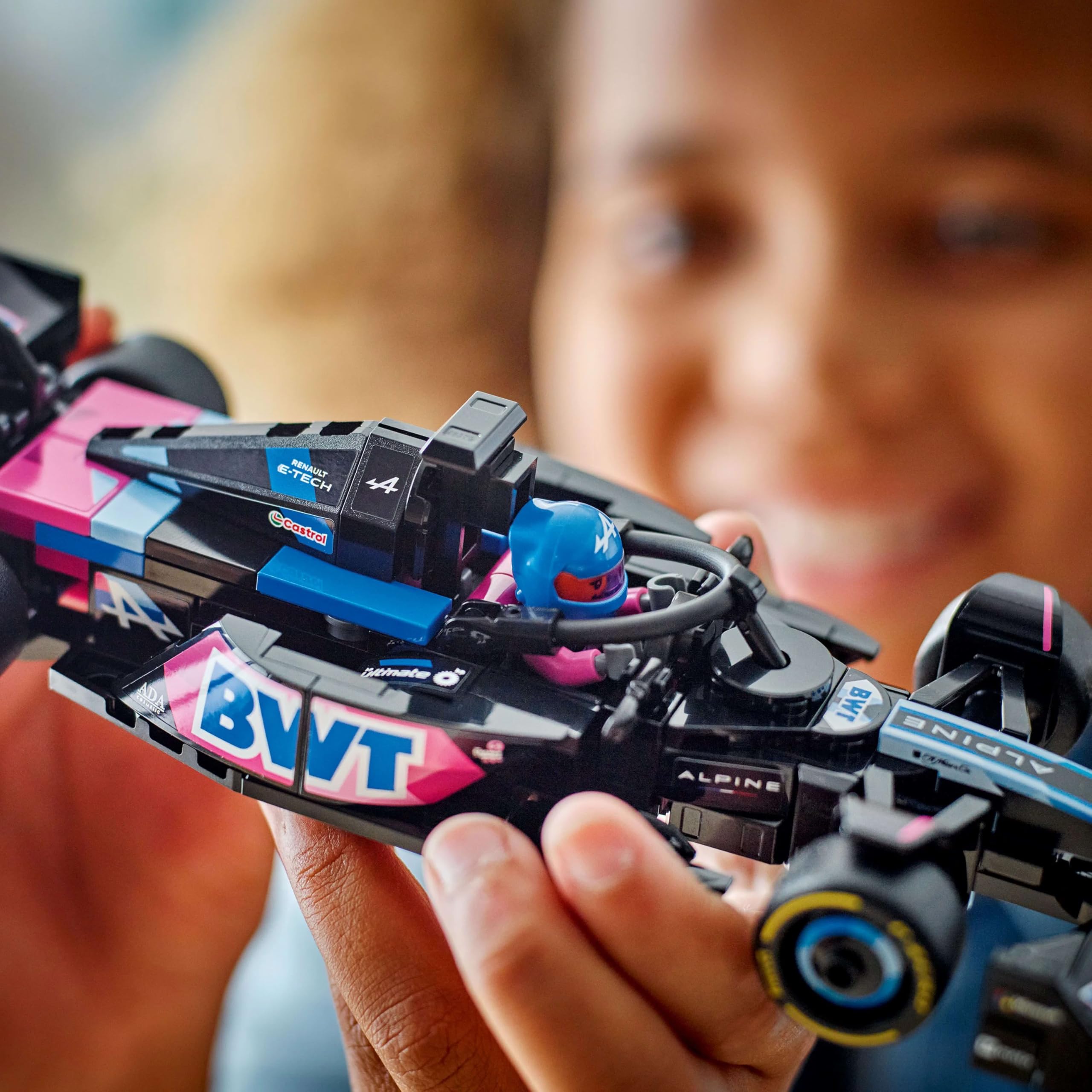 LEGO Speed ​​Champions BWT Alpine F1 Team A524 Rennwagen-Spielzeug – Bauset für 10+ mit Minifigur 3