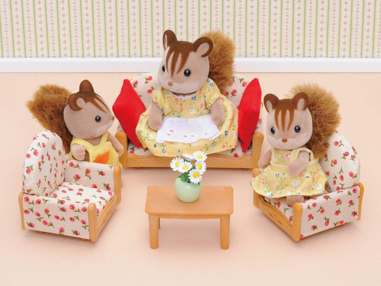 Sylvanian Families Suite - 3-Piece Living Room Playset for Ages 3+