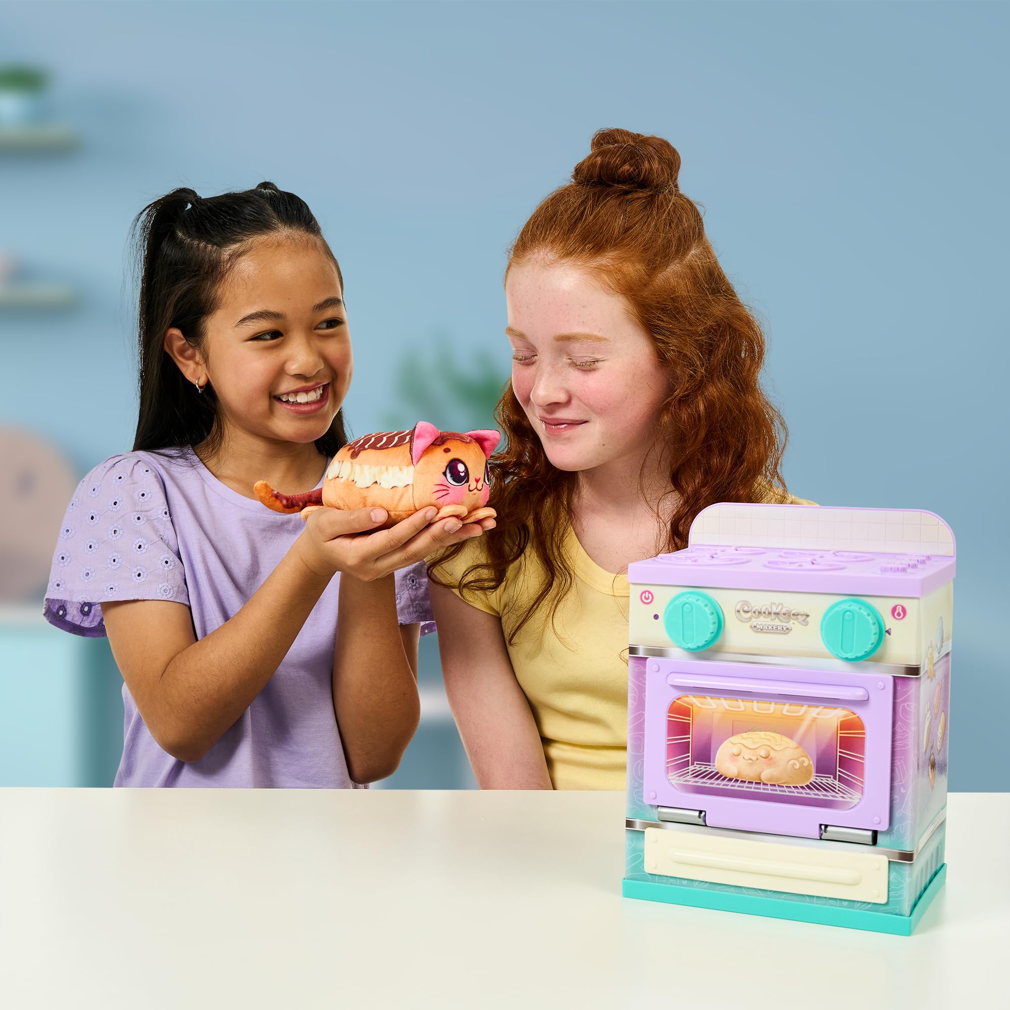 COOKEEZ MAKERY Lil" Bakez Oven - Interactive Scented Plush Baking Playset for Kids 3