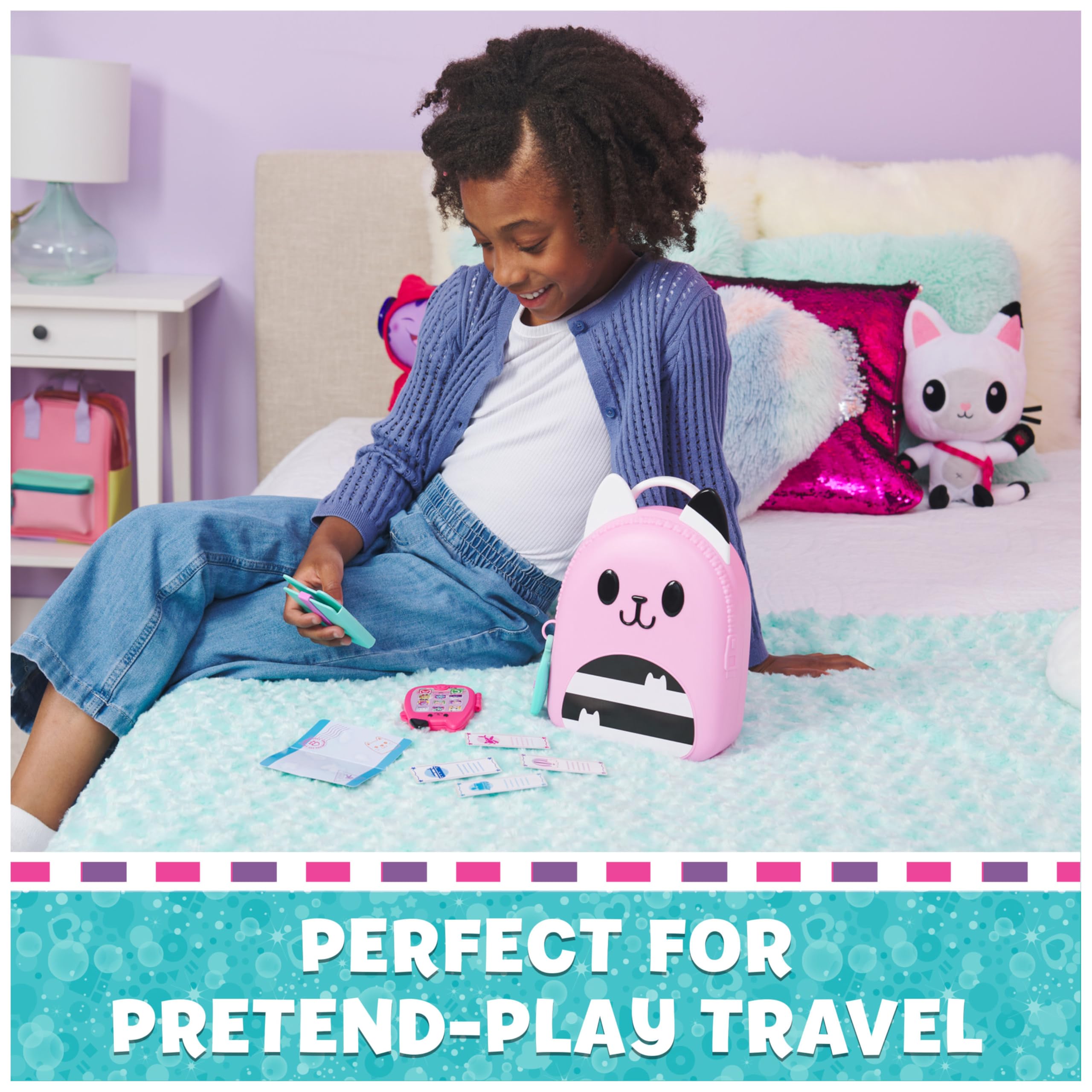 Gabby's Dollhouse Gabby Girl On-The-Go Travel Set Pretend-Play Toy Set with Phone, Passport & Compass 6