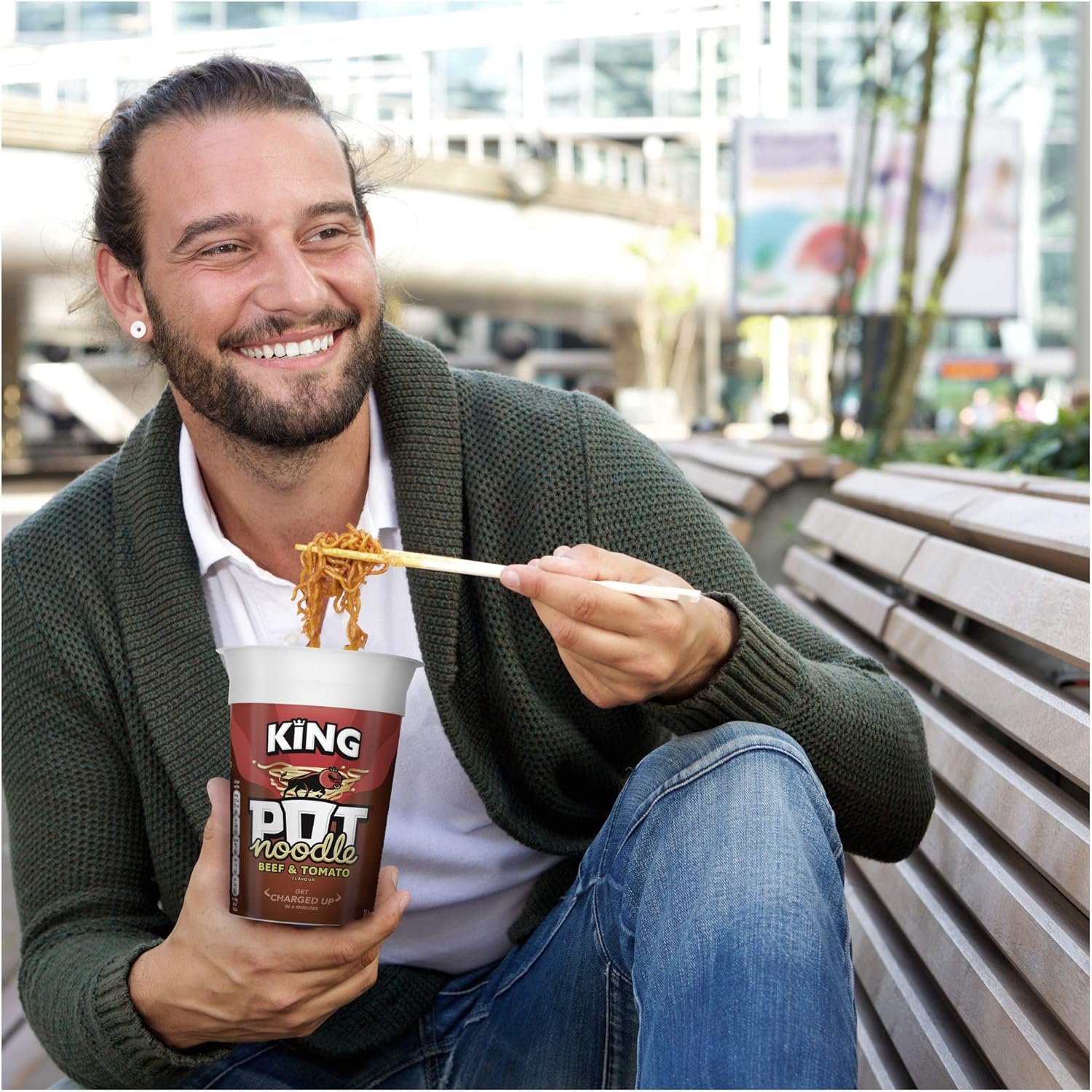 Pot Noodle Beef & Tomato Flavour King Pot – 12 x 114g Vegetarian Instant Noodles 11