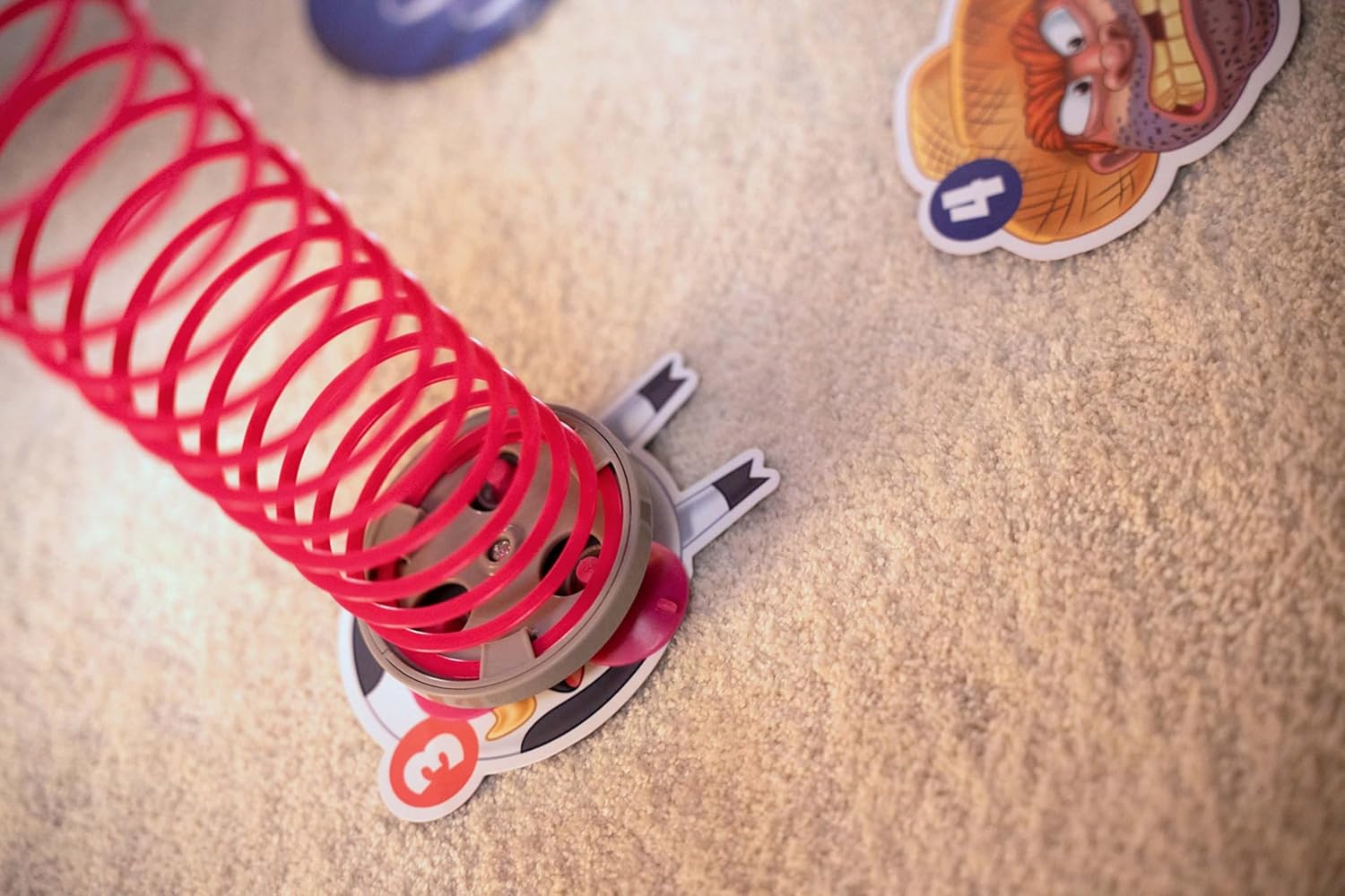 Goliath Go Go UFO: The Out-of-This-World Alien Abduction Game 3