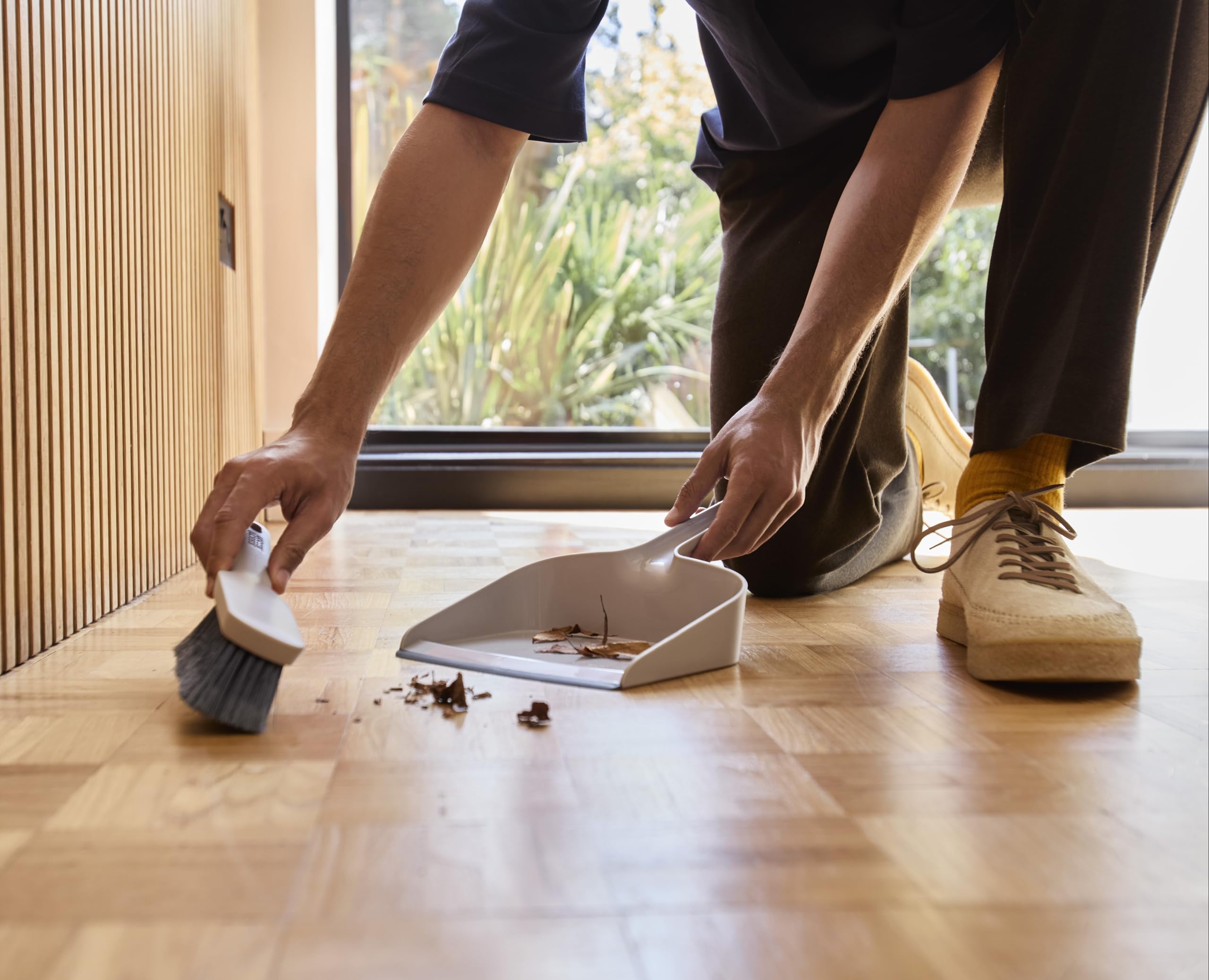 Joseph Joseph CleanTech Wall-mounted Indoor Dustpan & Brush Set in Stone 7