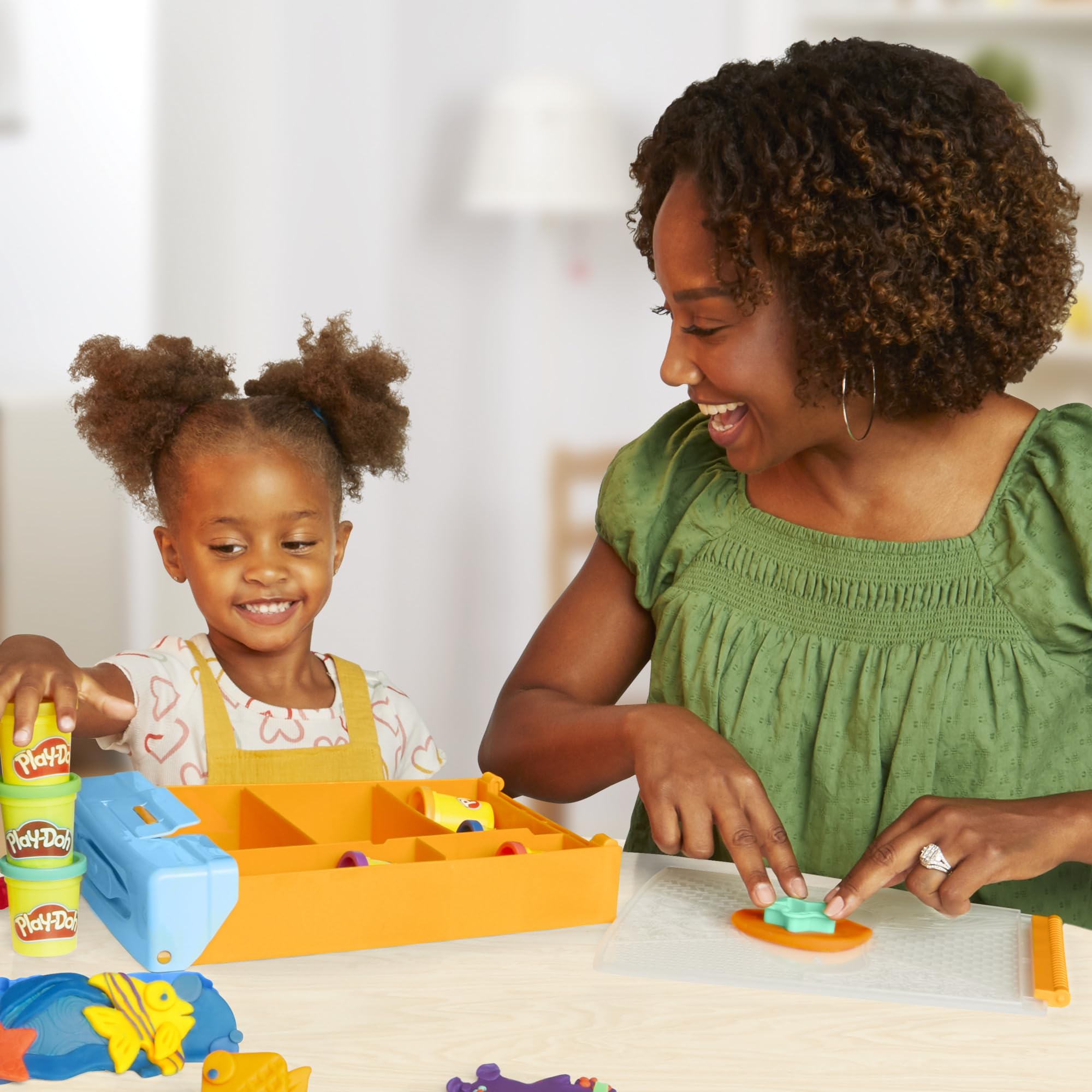 Play-Doh Imagine Animals Storage Set - 8 Cans Compound & 22 Accessories | Ages 3+ 5