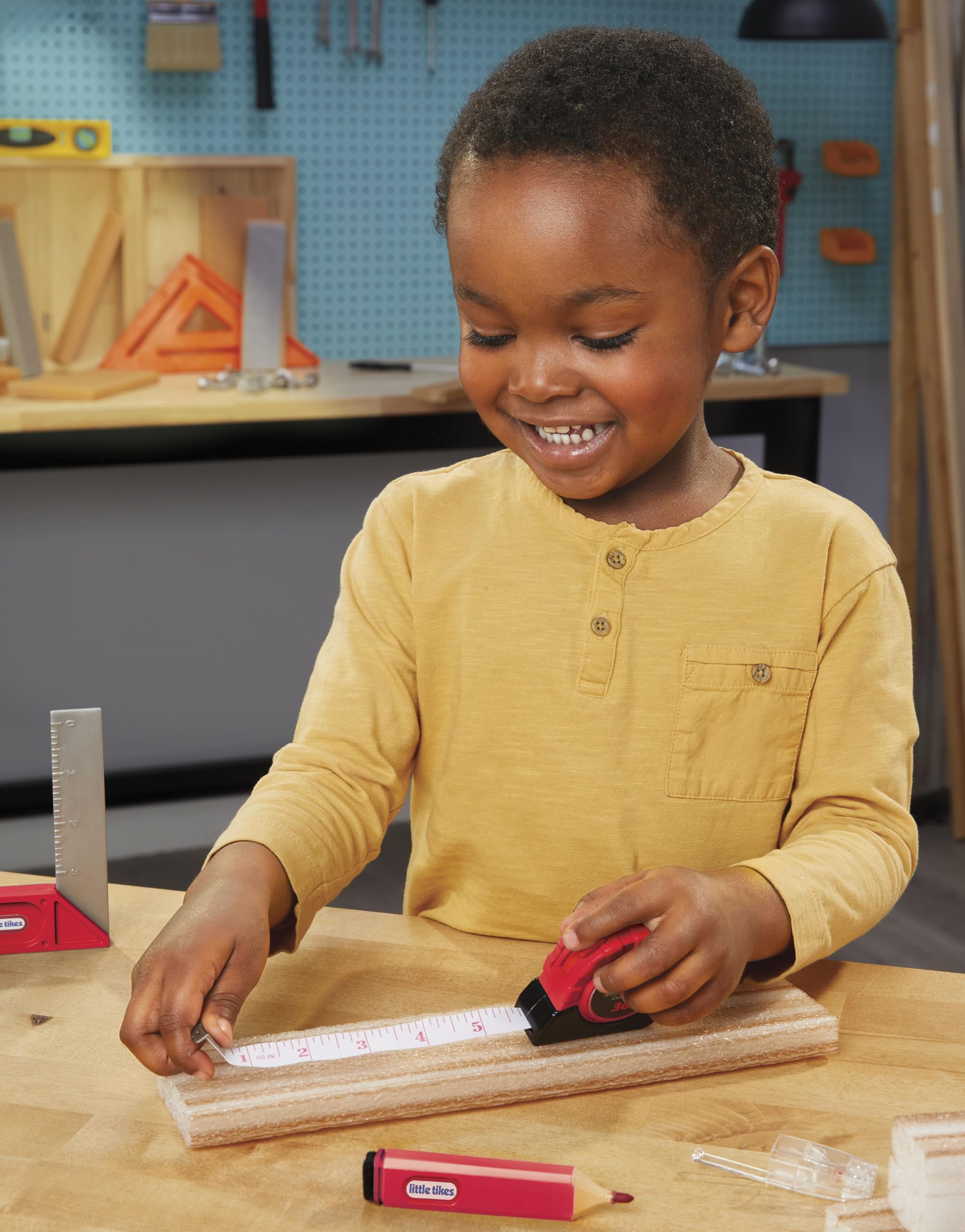 Little Tikes Creative Construction Measure & Cut Set - Pretend Play Building Kit with 5 Realistic Tools and Foam Wood 3