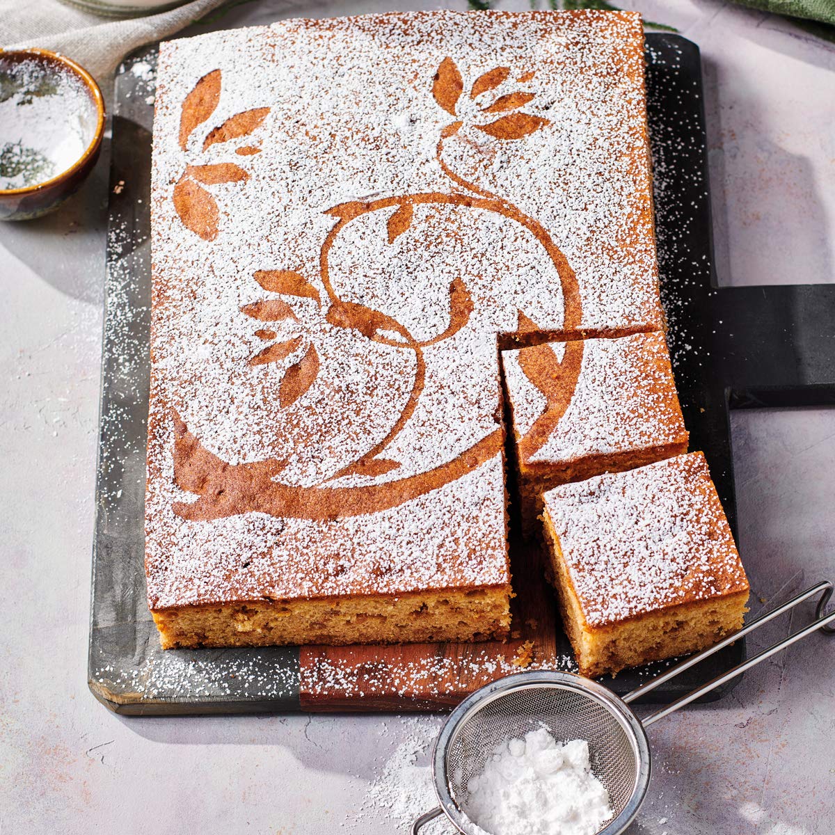 FunCakes Refined Icing Sugar - Confectioners' Quality Powder for Royal Icing & Dusting | 900g