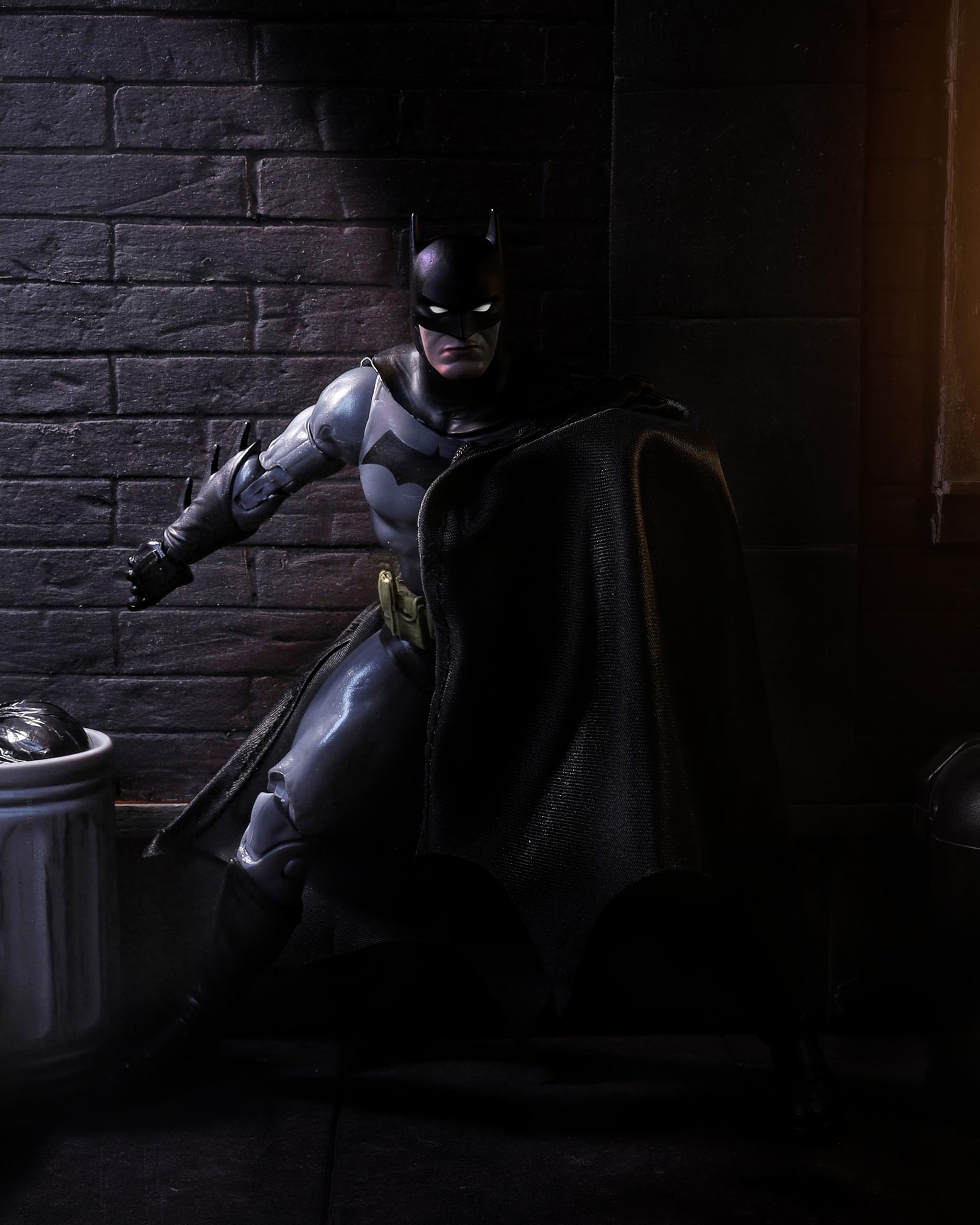 McFarlane DC Multiverse Batman (Batman: Year One Part 4) Gold Label 7in Action Figure 9