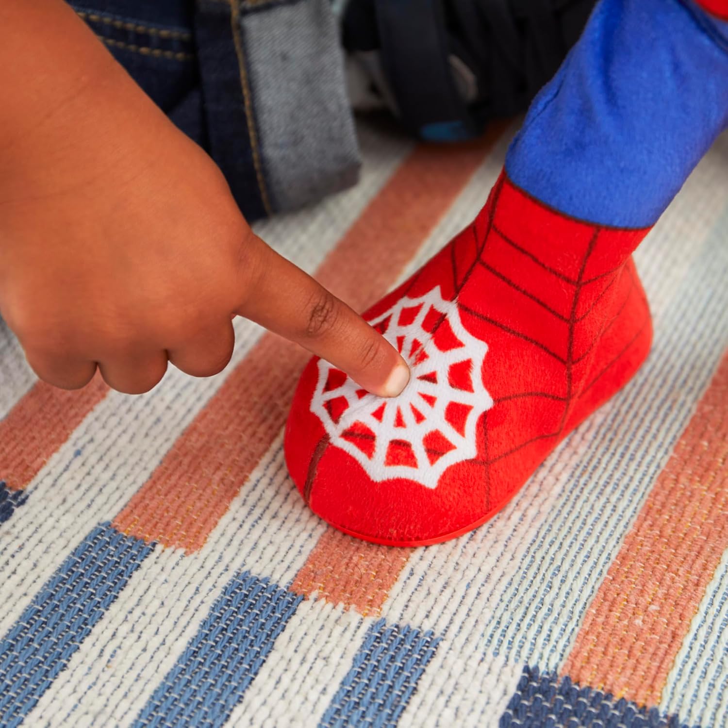 Dance 'N Crawl Spidey Interactive Plush Toy - Musical Spider-Man with Sounds & Songs 11