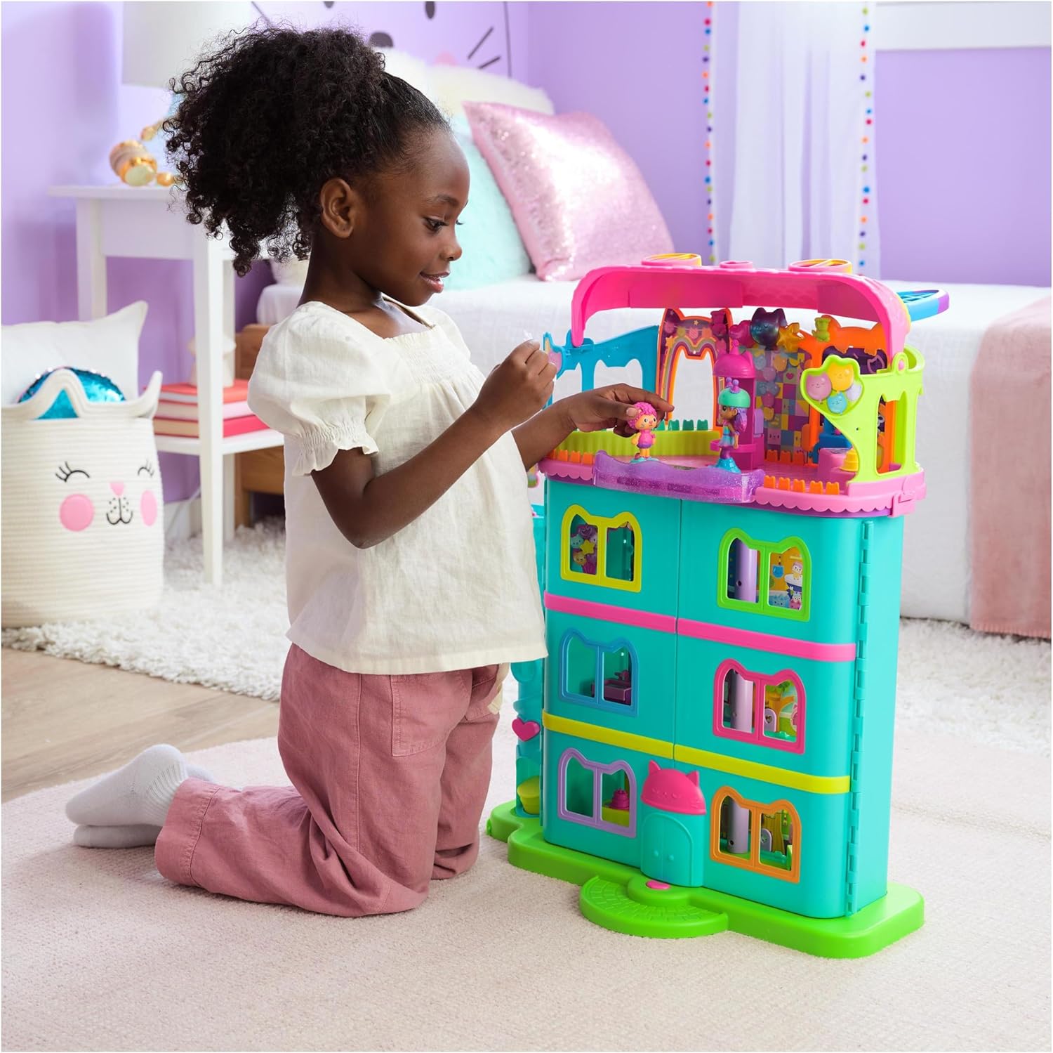 Gabby's Dollhouse Party Room Playset - Skate Park & Game Room with Skater Figures 7
