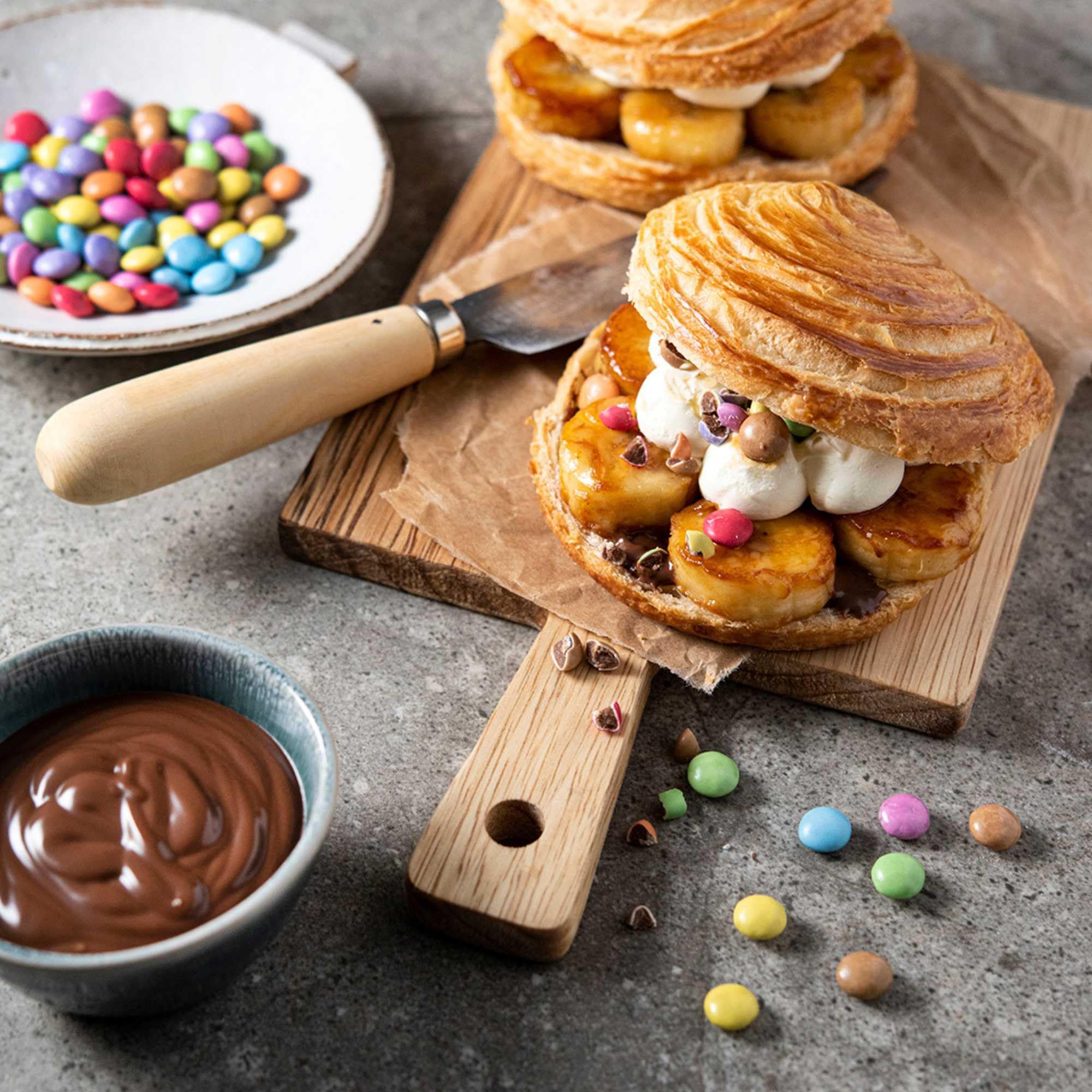 Nestlé SMARTIES Mini Mix-In 500g - Chocolate Baking Mix-In with Colourful Sugar Shells 7