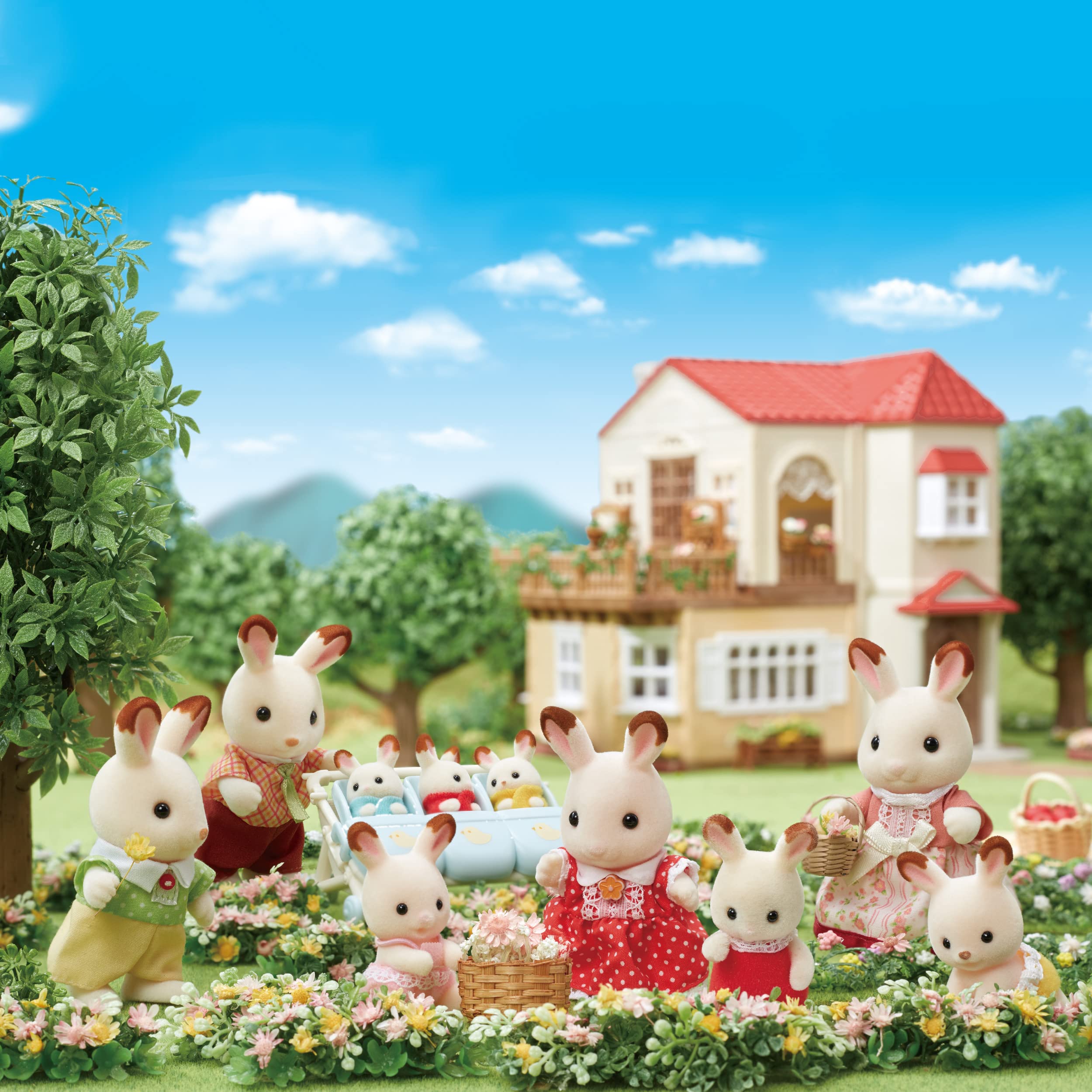 Sylvanian Families Chocolate Rabbit Family Doll Set - Articulated Figures with Removable Clothes