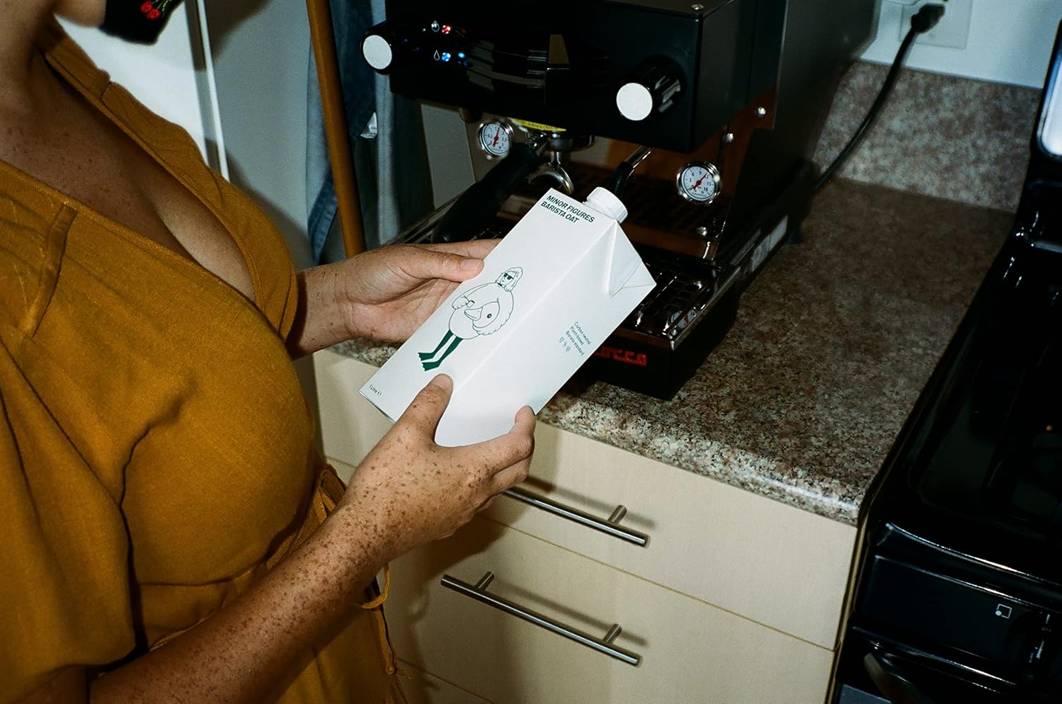 Minor Figures Barista Oat Milk, 1L (Long Life) - Dairy Free, No Added Sugar, Vegan 5