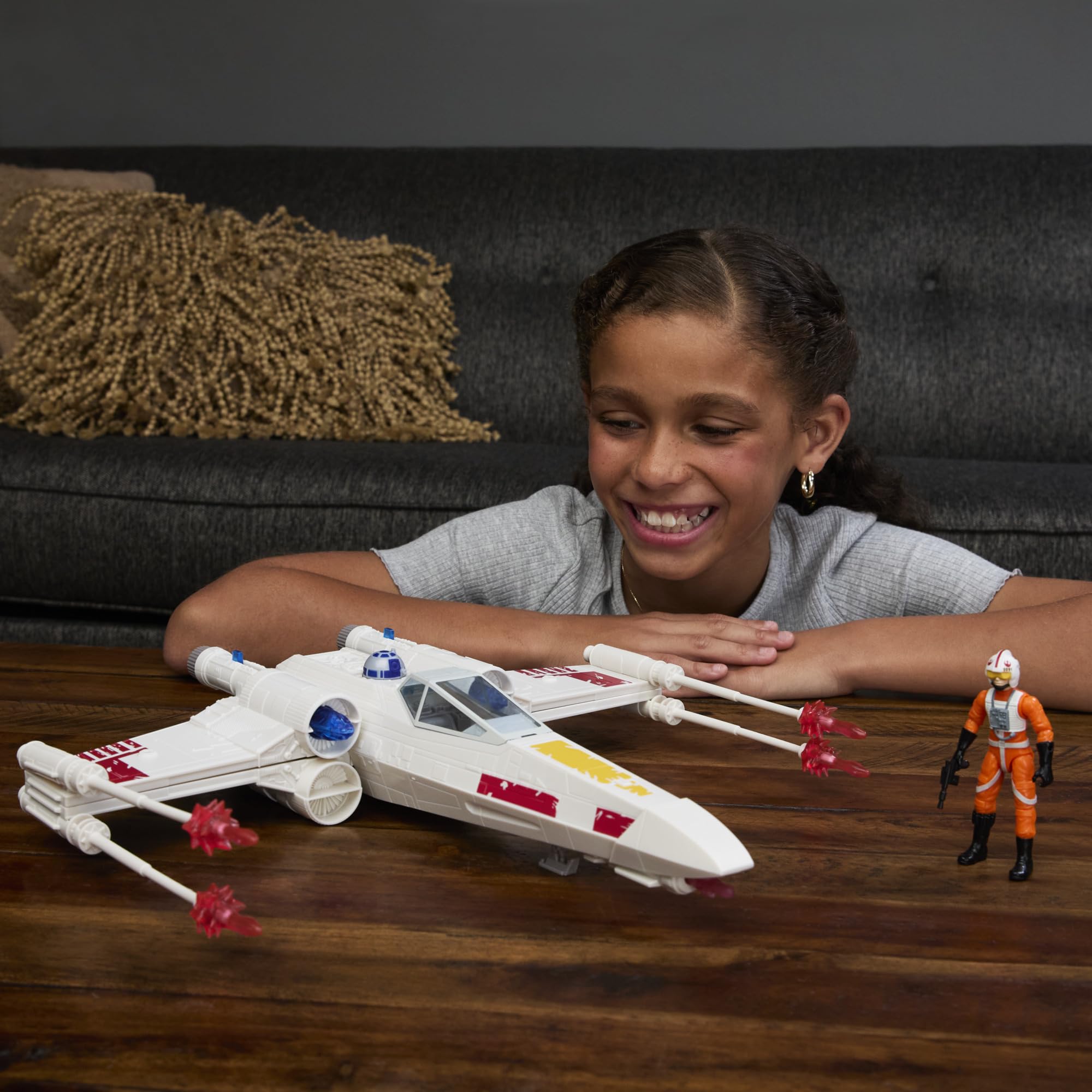 Star Wars Luke Skywalker's Force Strike X-wing Playset - 14-inch Vehicle with Action Figure & Projectile Launch 9