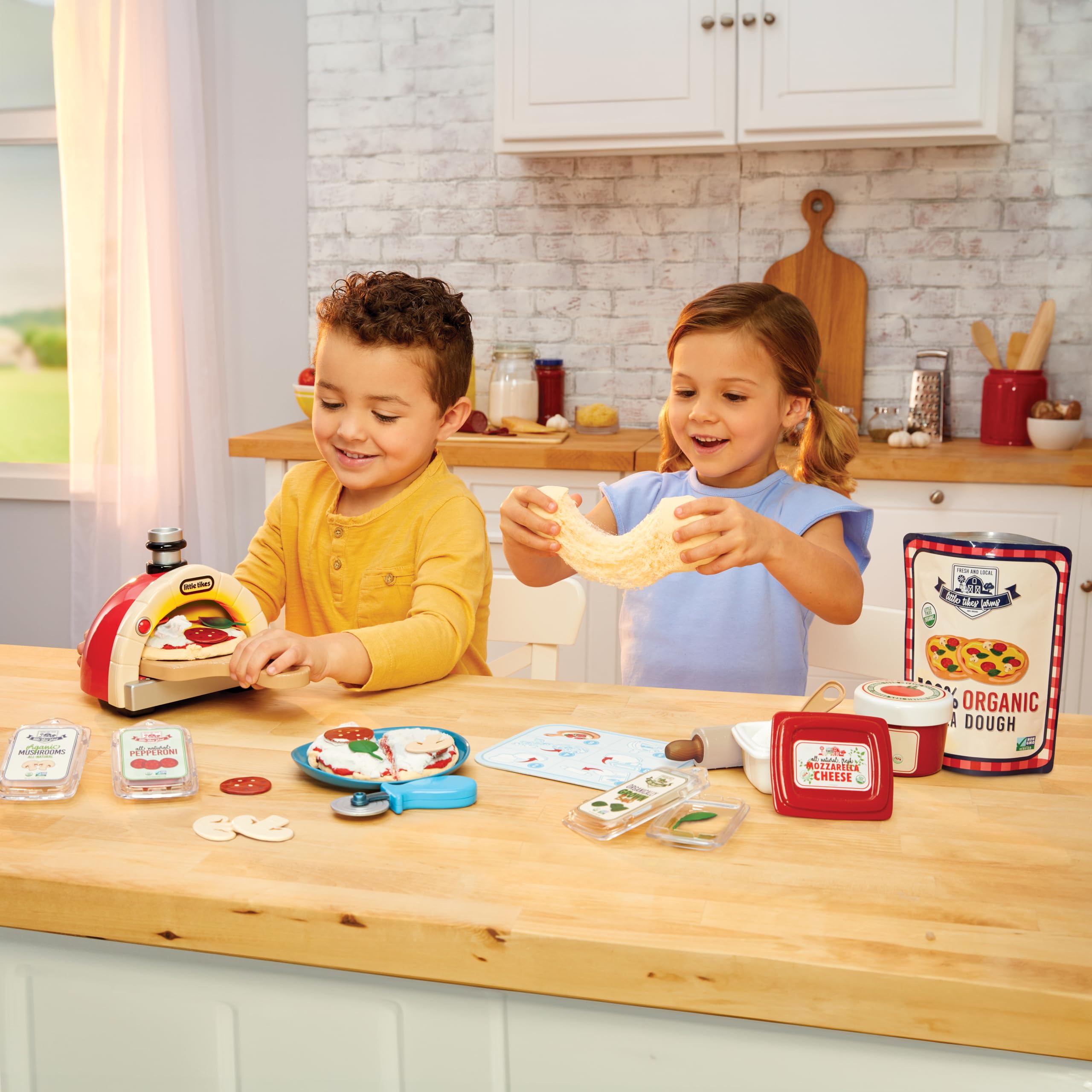 Little Tikes Creative Chefs Pizza Kit with Make-It Mix Play Sand and 22 Accessories 3