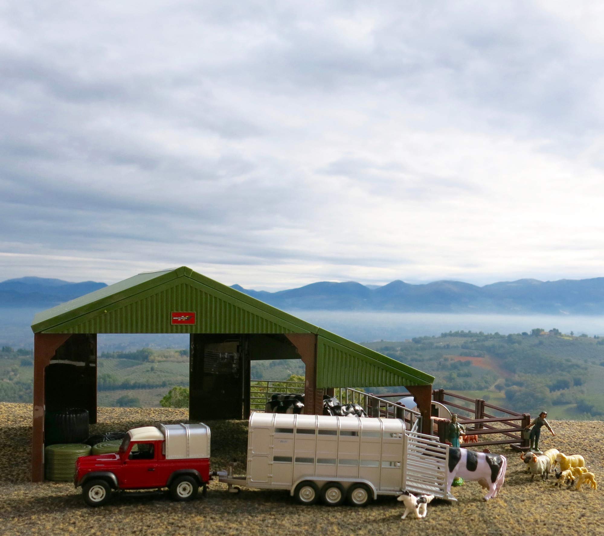 Britains 1:32 Pig Pen Farm Playset - Collectible Animal Figures & Fencing for Kids 3+ 10