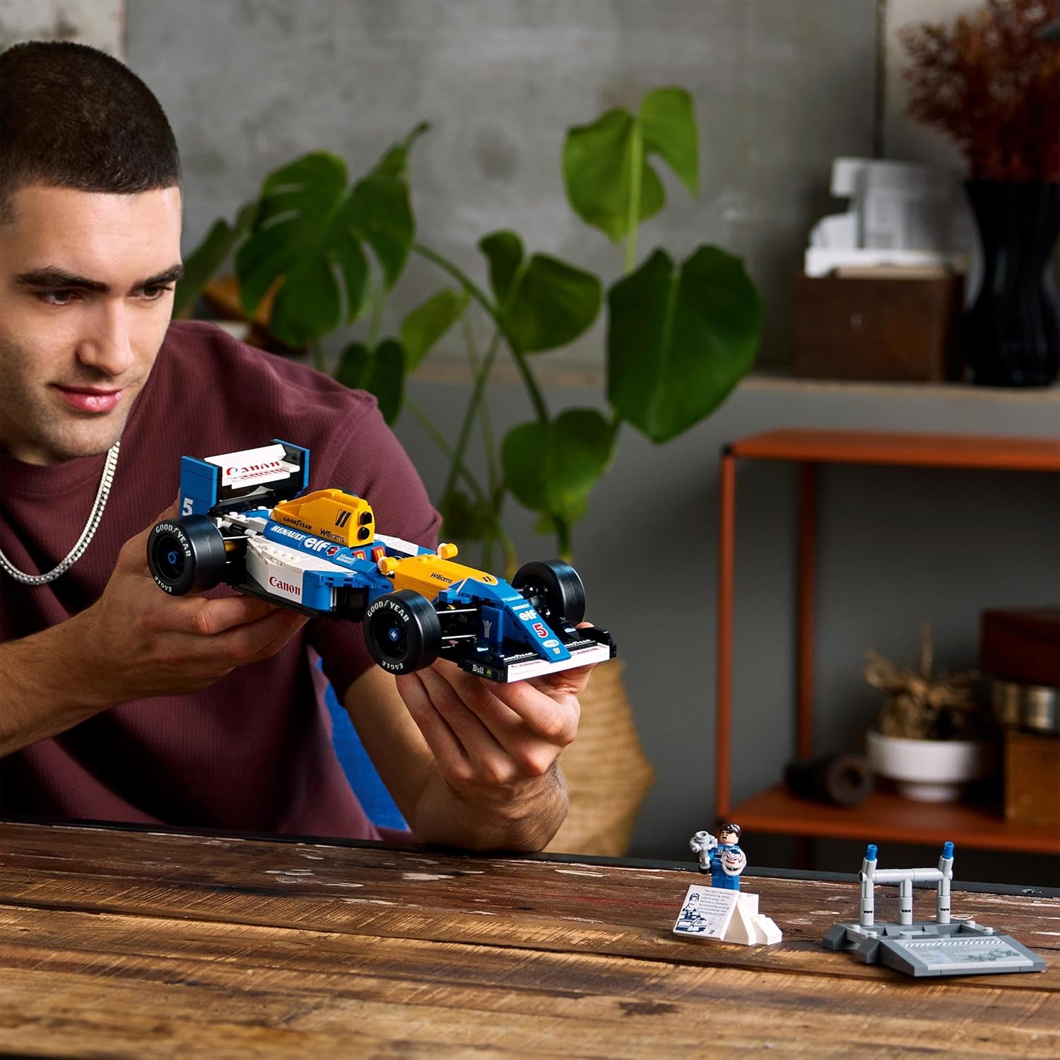 LEGO Icons Williams Racing FW14B & Nigel Mansell F1 Car Model Set - 799-Piece Building Kit for Adults 10