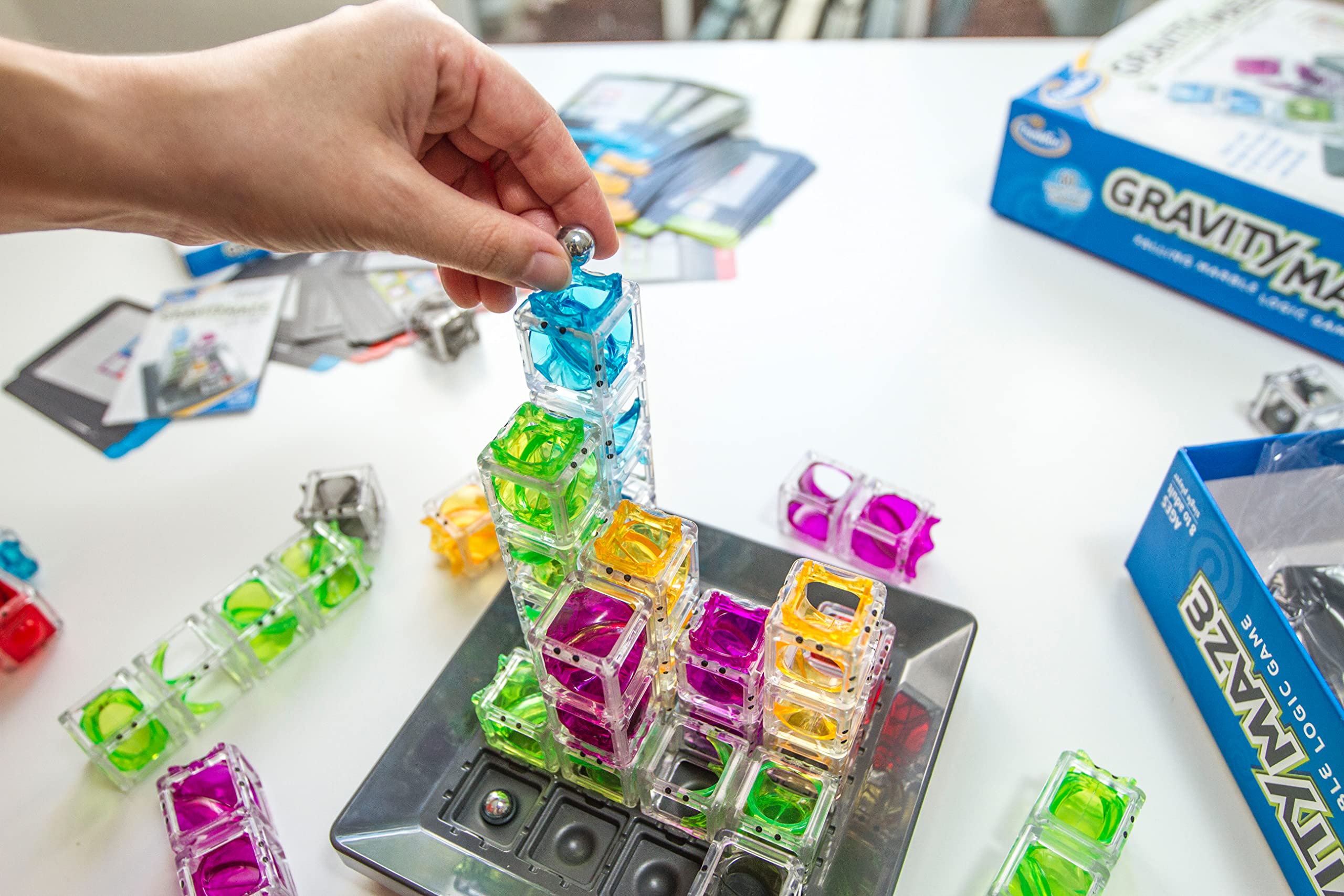 ThinkFun Gravity Maze Falling Marble Logikspiel und MINT-Spielzeug für Kinder ab 8 Jahren 8