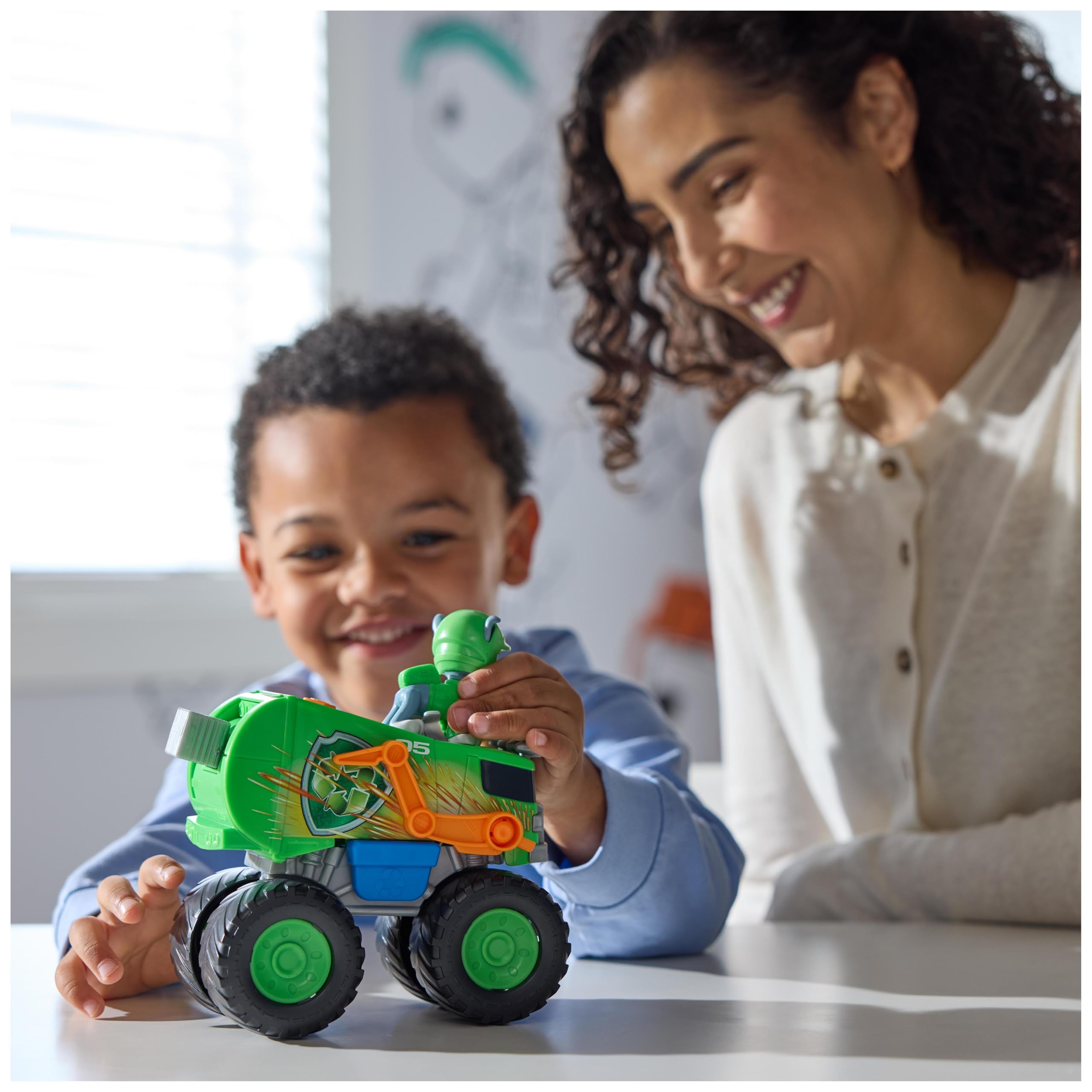Paw Patrol: Rescue Wheels Rocky’s Recycle Truck - Projectile Launcher Toy with Action Figure 7