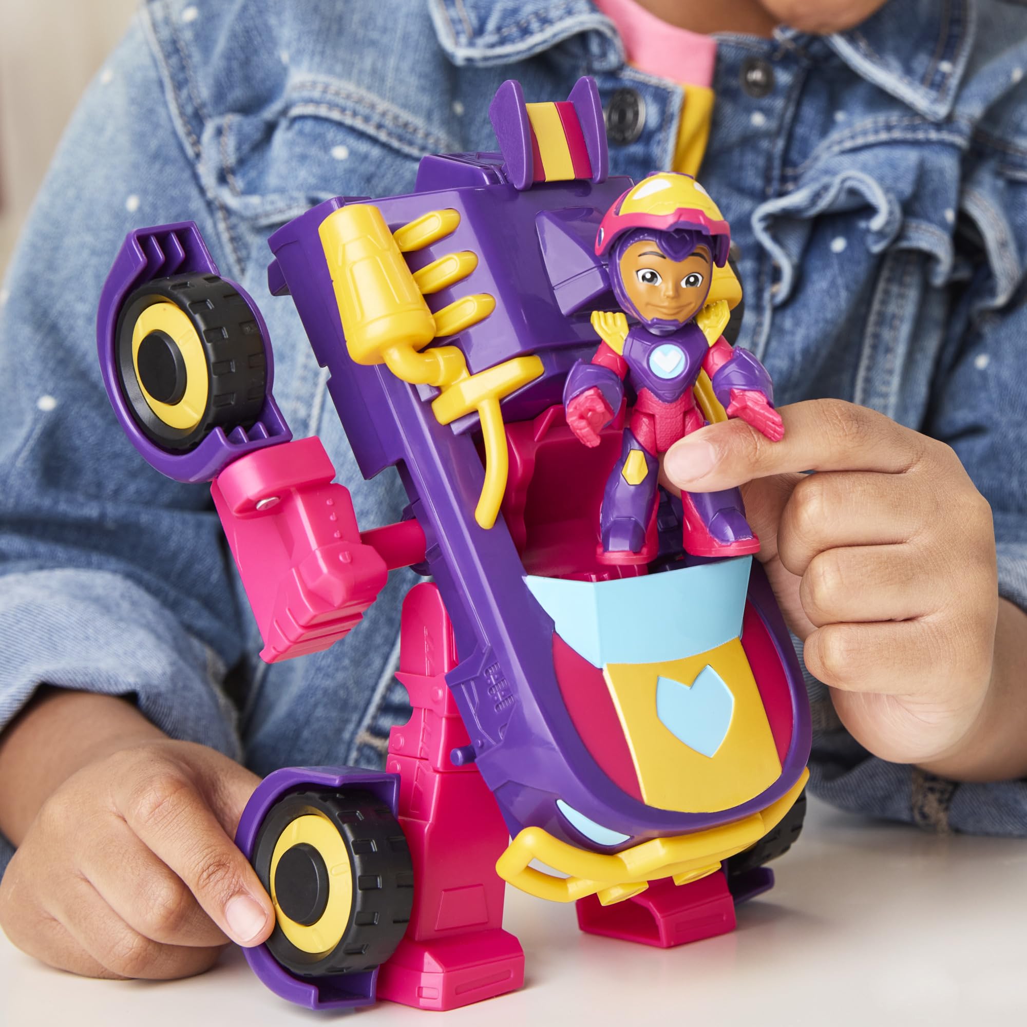 Marvel Ironheart 2-in-1 Mech Suit & Vehicle Toy - Converts from Car to Mech for Ages 3+ 9