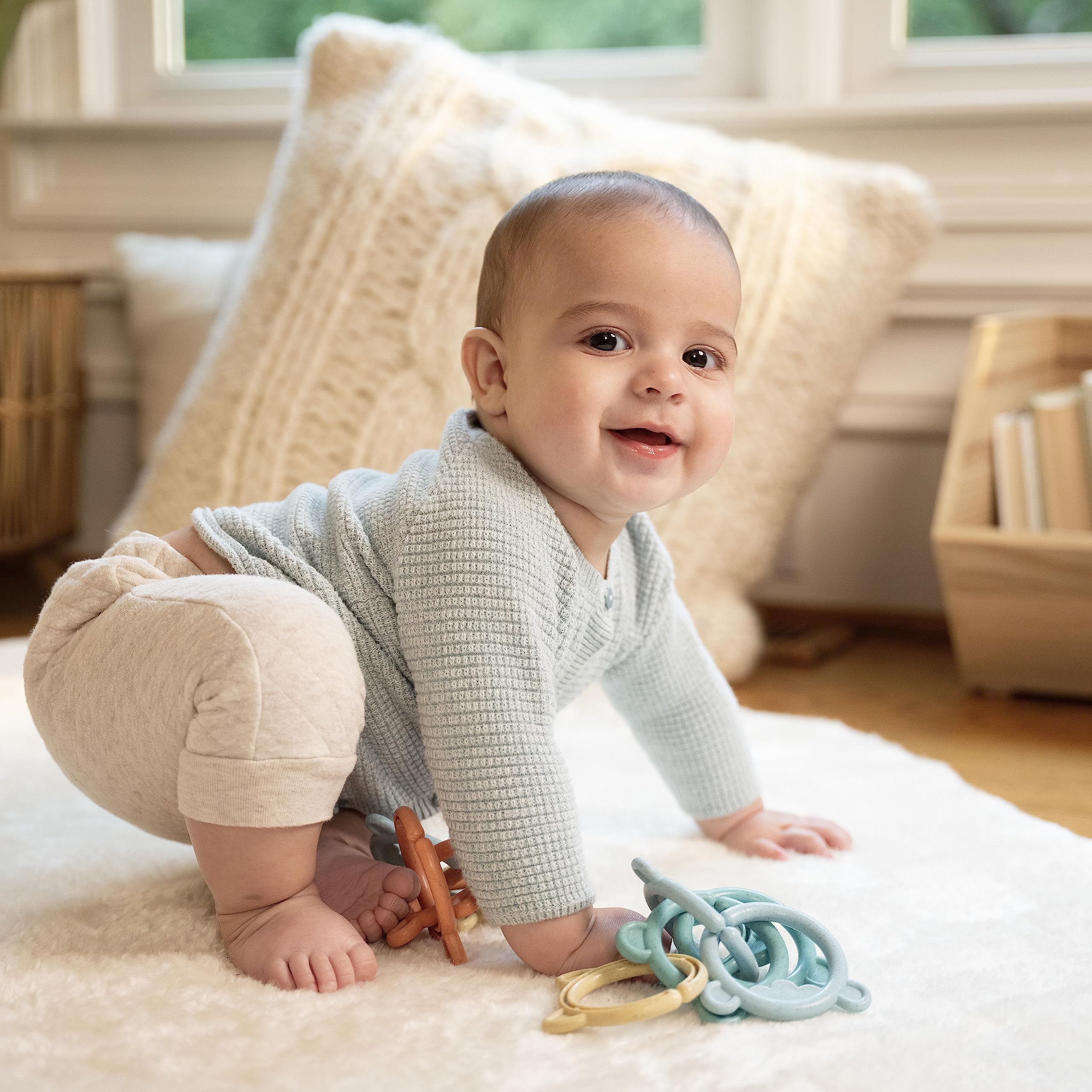 Ingenuity Sheppy's Squad Toy Links - 12 Flexible Plant-Based Links for Newborn and Up 3