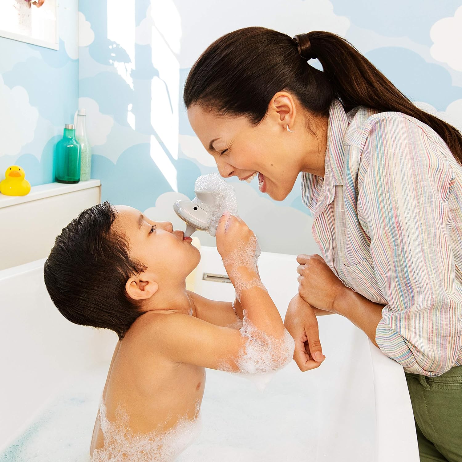 Munchkin Bubble Bestie Elefanten-Badespielzeug – Von Kleinkindern bedienbarer Seifenblasenbläser für Badespaß 7