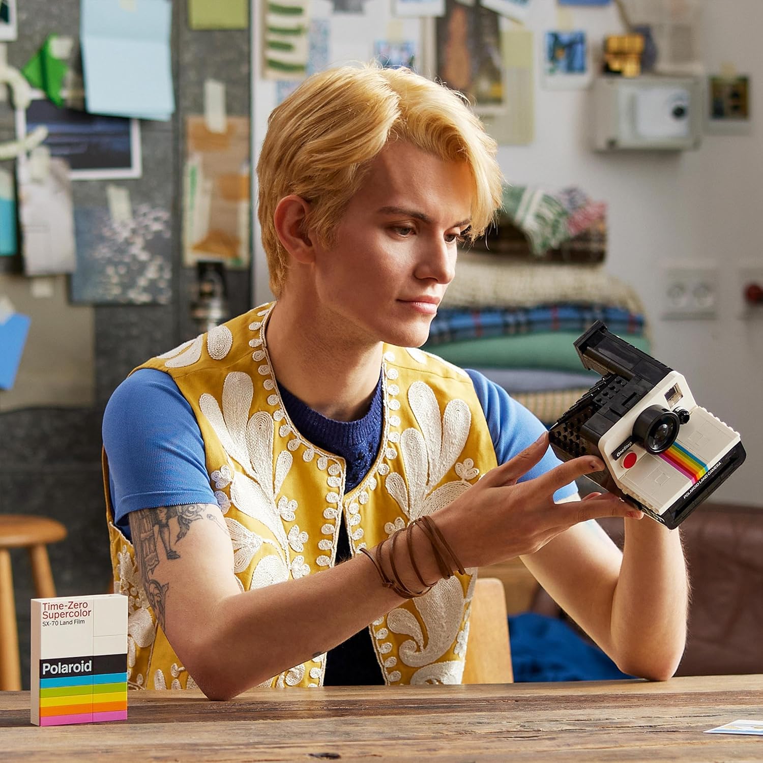 LEGO Ideas Polaroid OneStep SX-70 Camera Model Kit - Buildable Vintage Camera for Adults 7