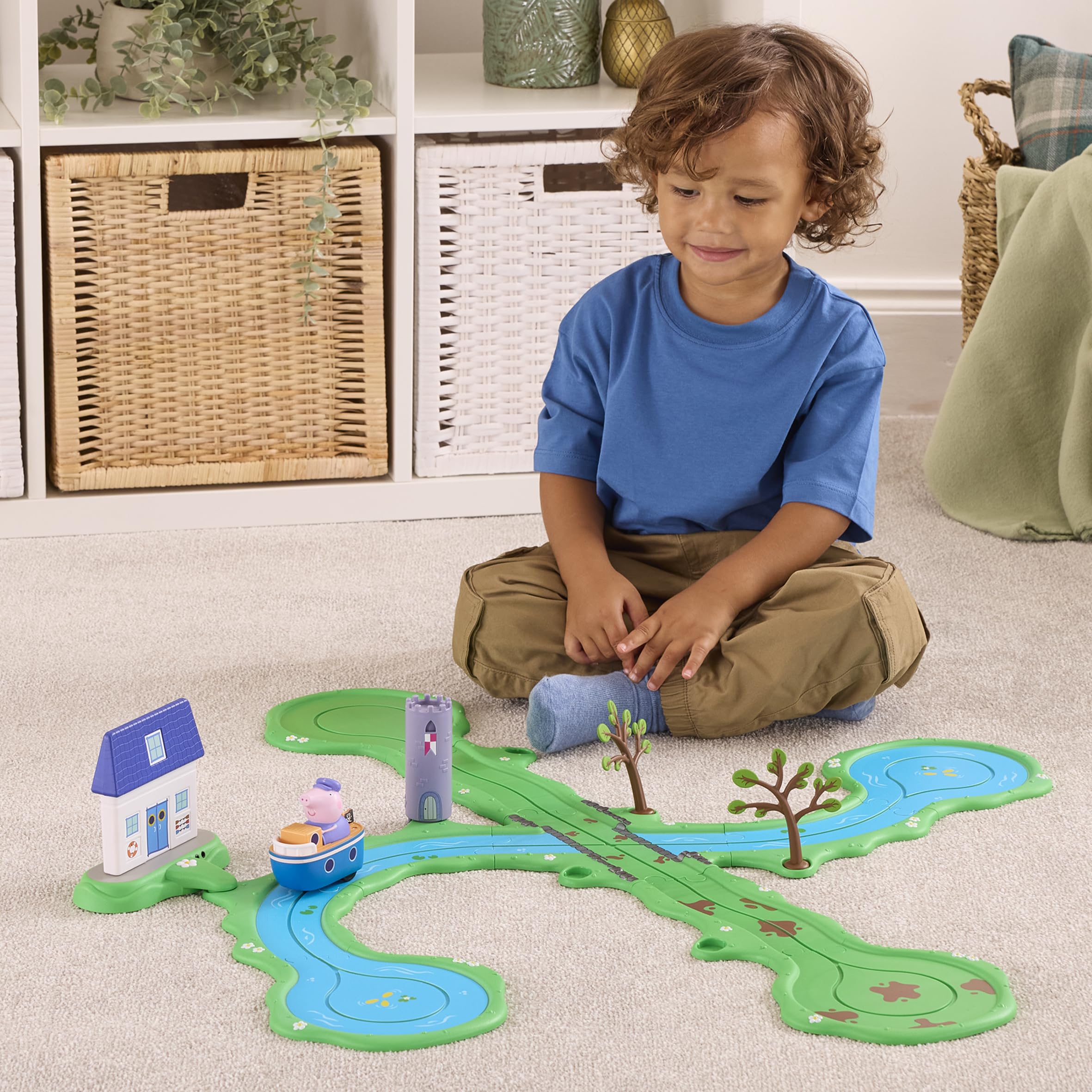 Peppa Pig Whizz Around Bobbing Along Boat Trip - Motorised Vehicle Playset for Ages 24 Months+ 7