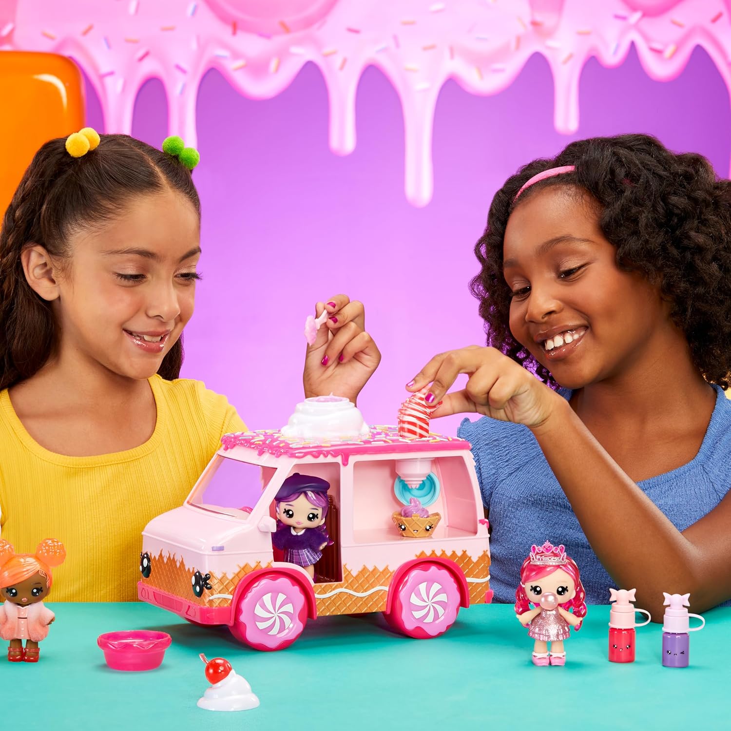 MGA Entertainment Yummiland Lipgloss Truck - DIY Lip Gloss Playset with 2 Num Noms 10