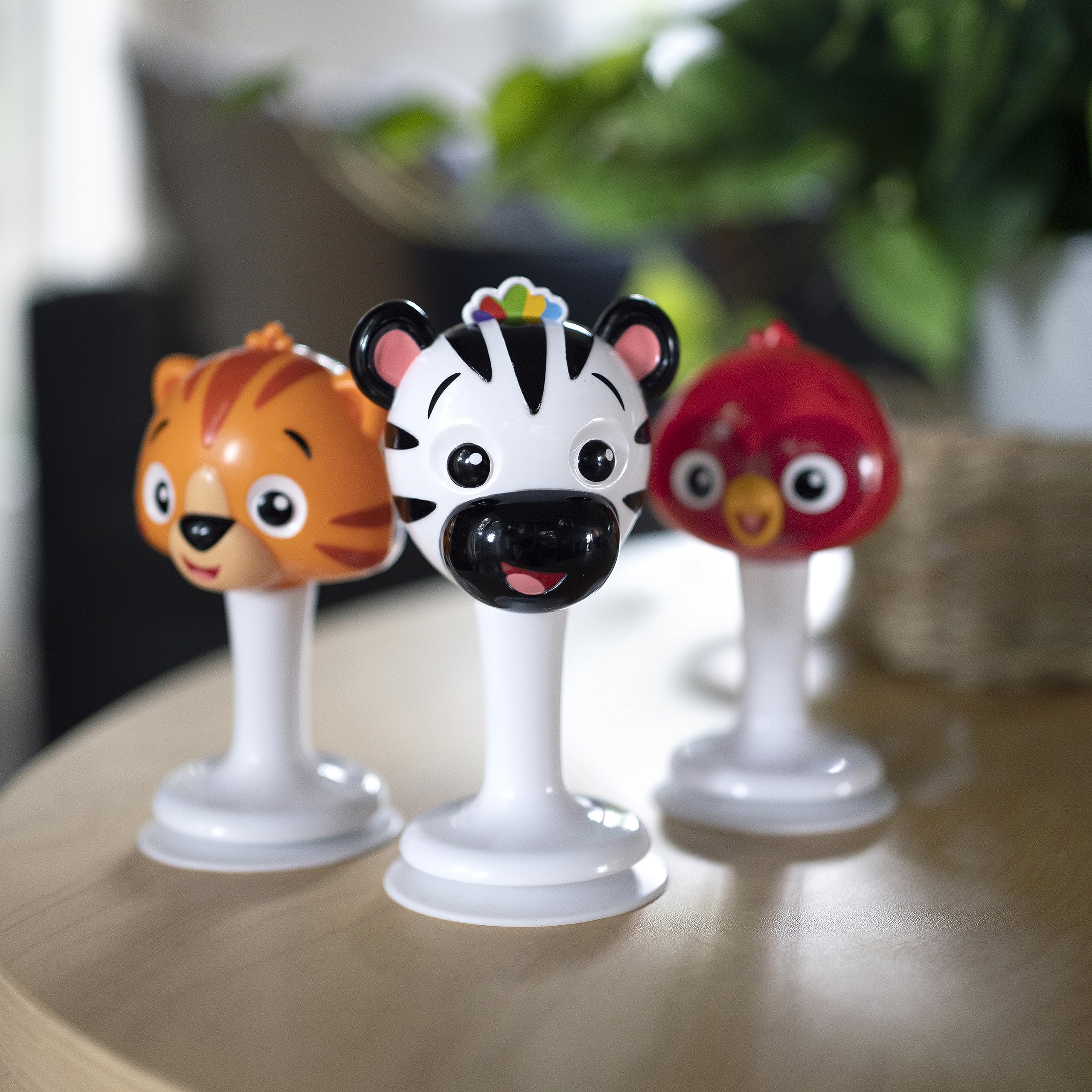 Baby Einstein Rassel- und Klingeltrio – Saugnapf-Hochstuhlspielzeug für Kinder ab 3 Monaten 8