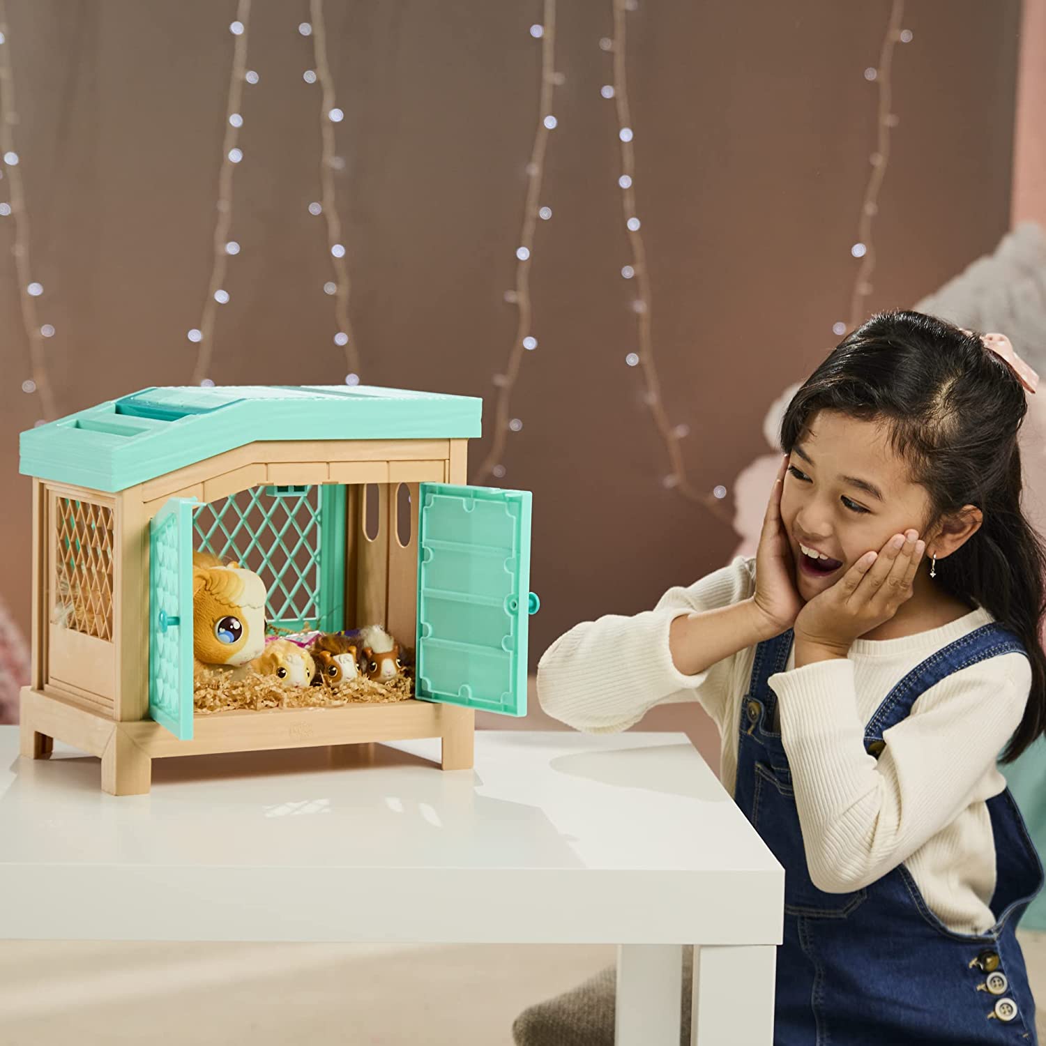 Little Live Pets Mama Surprise Bunny Interaktives Spielset – Elektronisches Plüschtier mit Stall für Kinder von 4–12 8