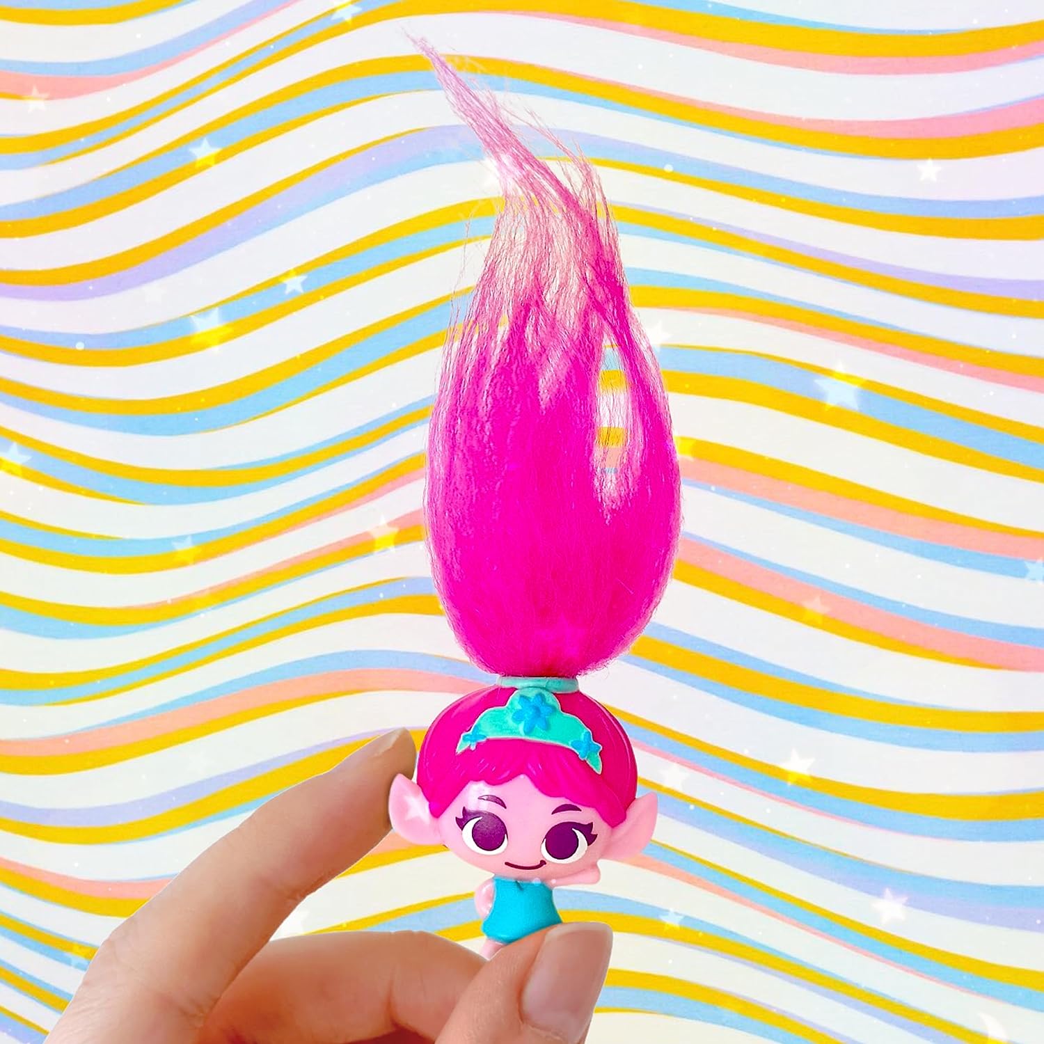 Trolls Mineez Series 1 - Band Together Brozone Performance 11-Pack Collectible Figures 4