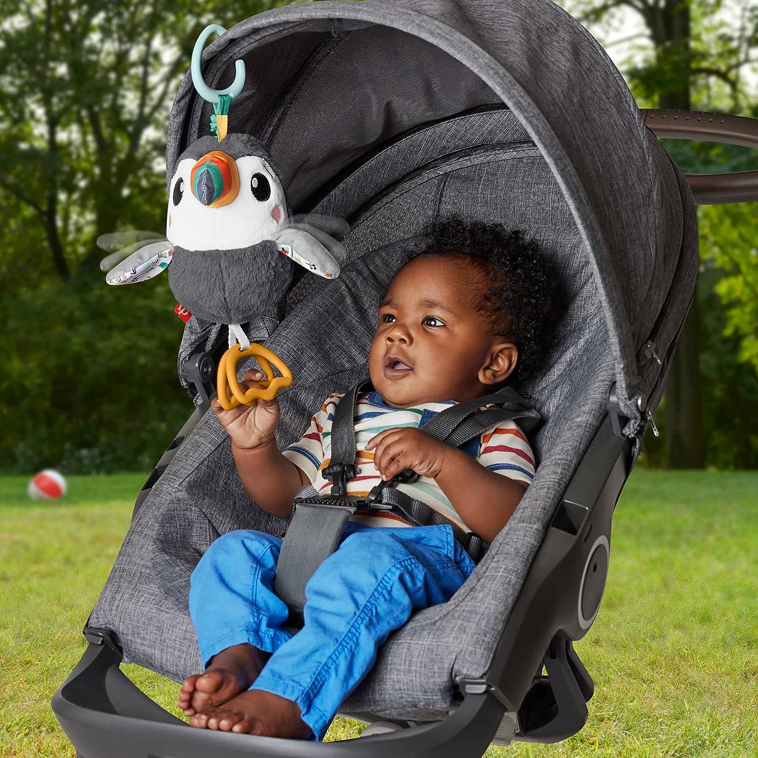 Fisher-Price Flap & Go Toucan - Interactive Plush Stroller Toy for Newborns 3